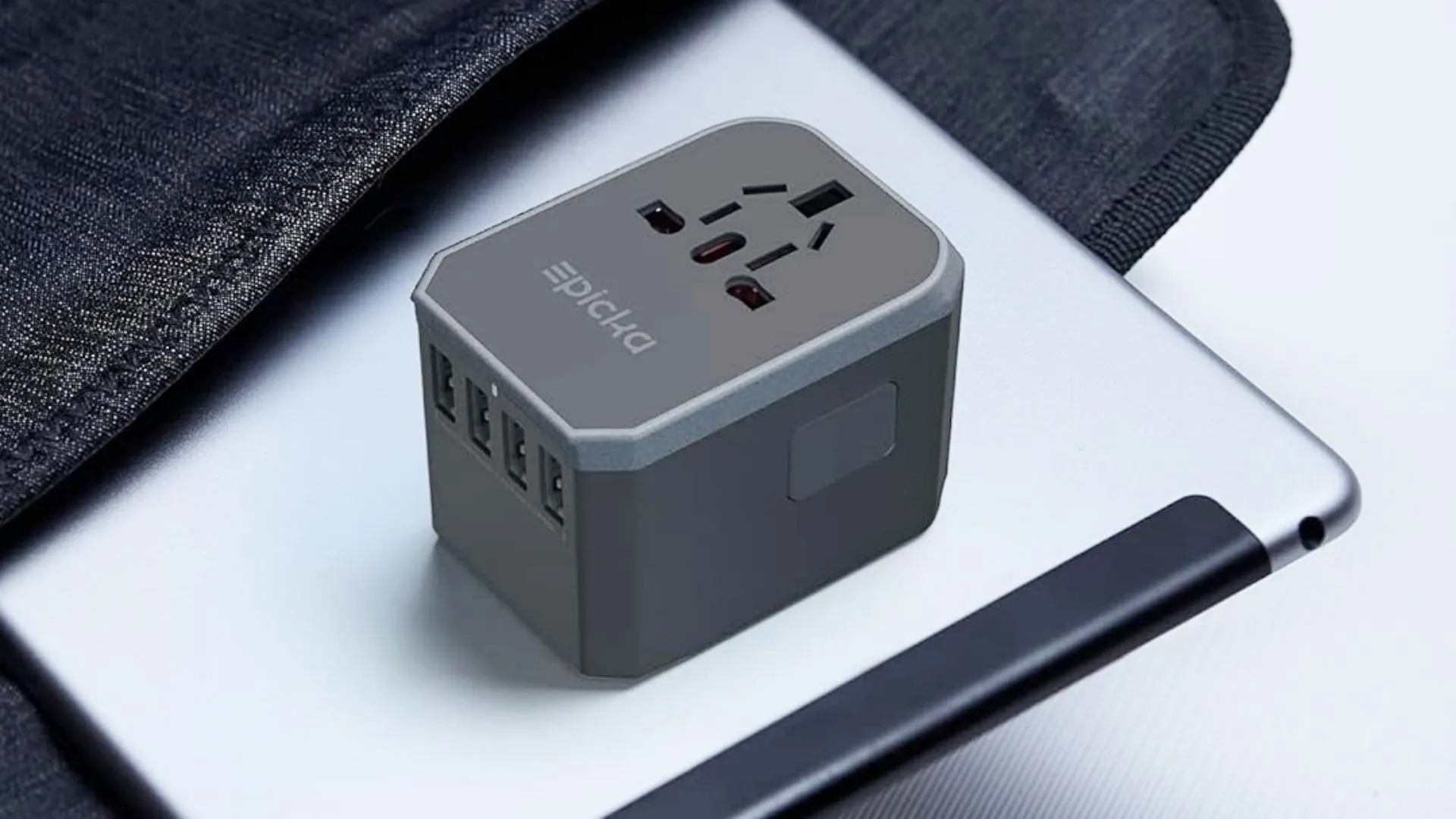 Củ sạc du lịch đa năng EPICKA Universal Travel Adapter.