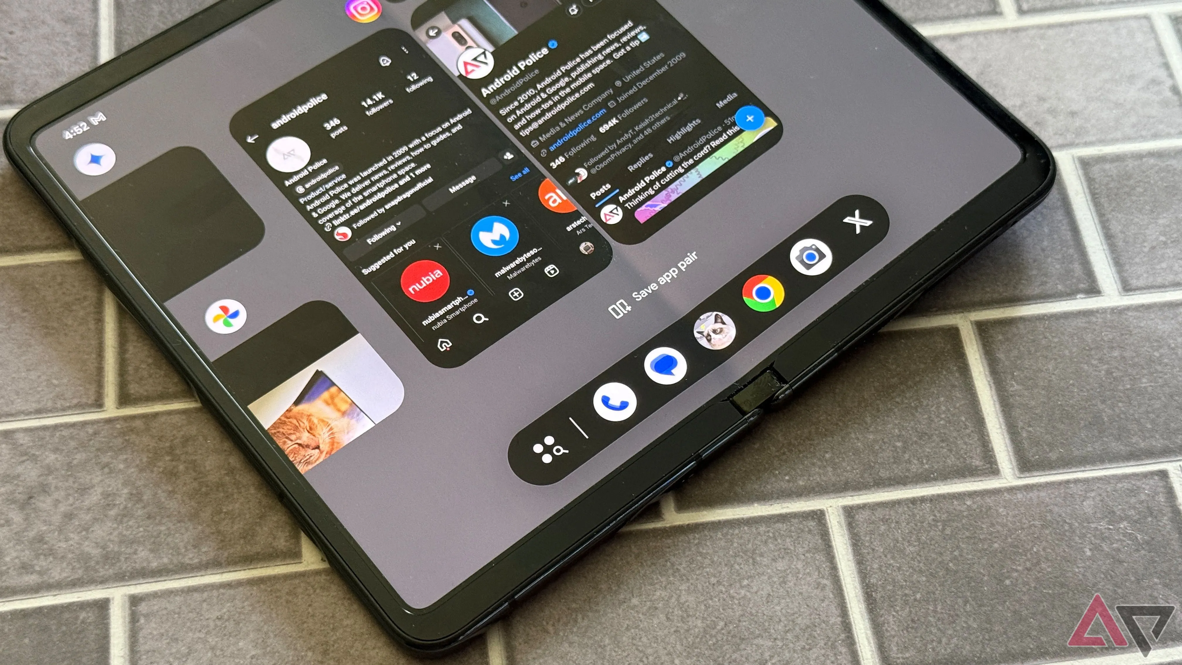 Giao diện đa nhiệm App Pair hiển thị hai ứng dụng trên màn hình gập Google Pixel Fold