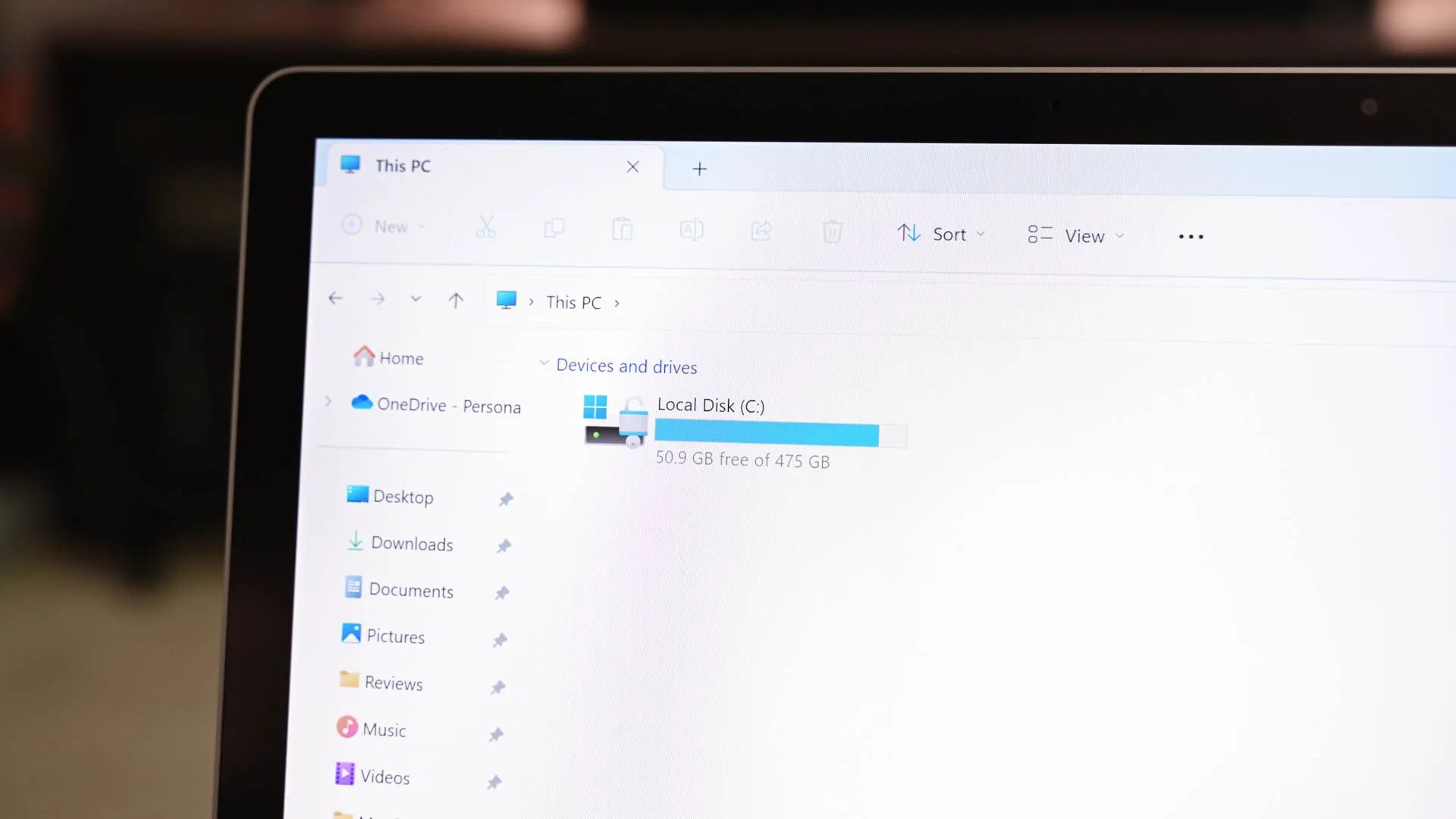 Giao diện File Explorer hiển thị ổ C: trên Windows PC, nơi chứa nhiều loại file có thể dọn dẹp