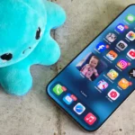 Giao diện iOS trên iPhone, đối thủ chính của Android