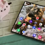 Hình ảnh Samsung Galaxy Z Fold 6 ở trạng thái mở, thiết kế mà Galaxy Z Fold 7 kế thừa nhưng sẽ mỏng hơn
