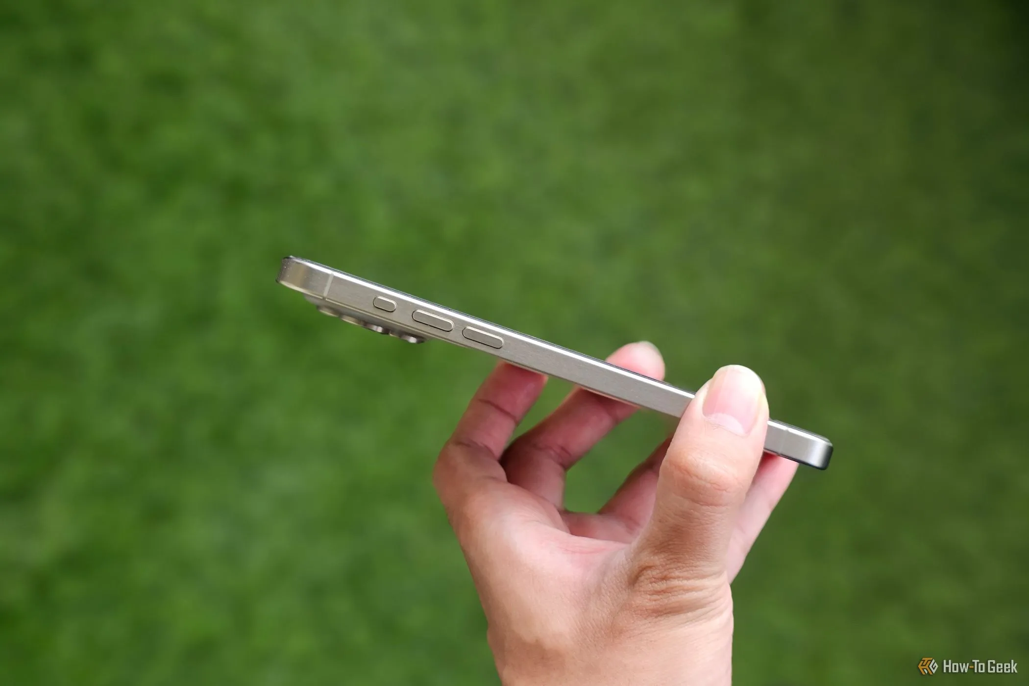 Nút Tác Vụ trên iPhone 15 Pro Max có thể tùy chỉnh nhiều chức năng khác nhau.