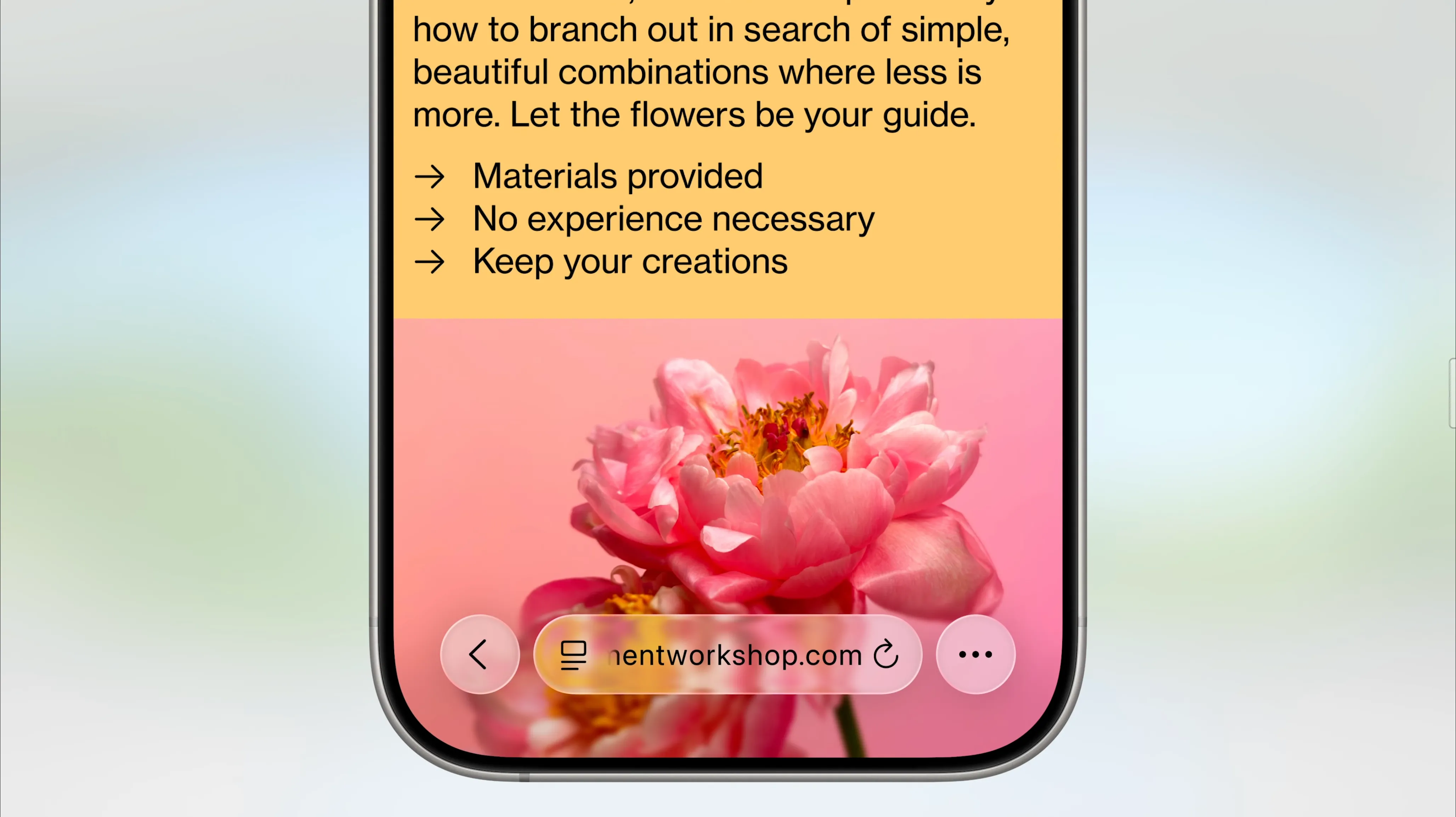 Thanh địa chỉ và tab nổi ở cuối màn hình trong Safari trên iOS 26.
