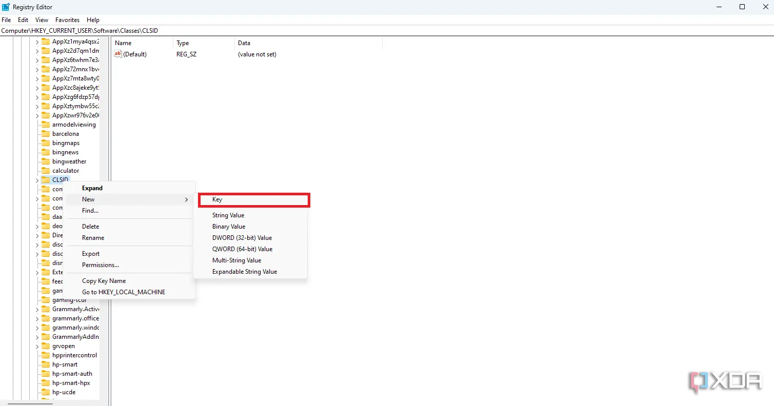 Ảnh chụp màn hình hướng dẫn tạo khóa Registry mới trong Windows 11 để bật menu chuột phải cổ điển.