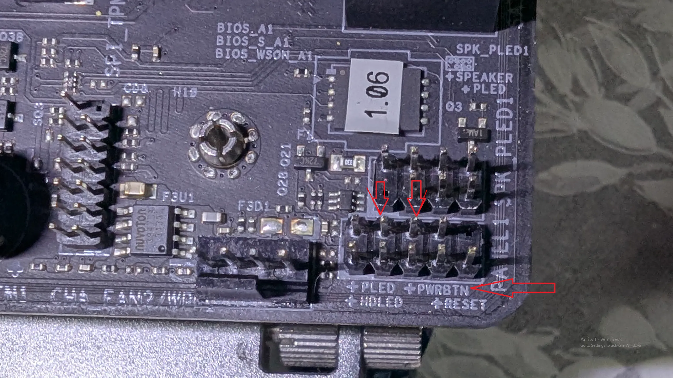 Các chân kết nối nút nguồn PWRBTN trên panel header của bo mạch chủ