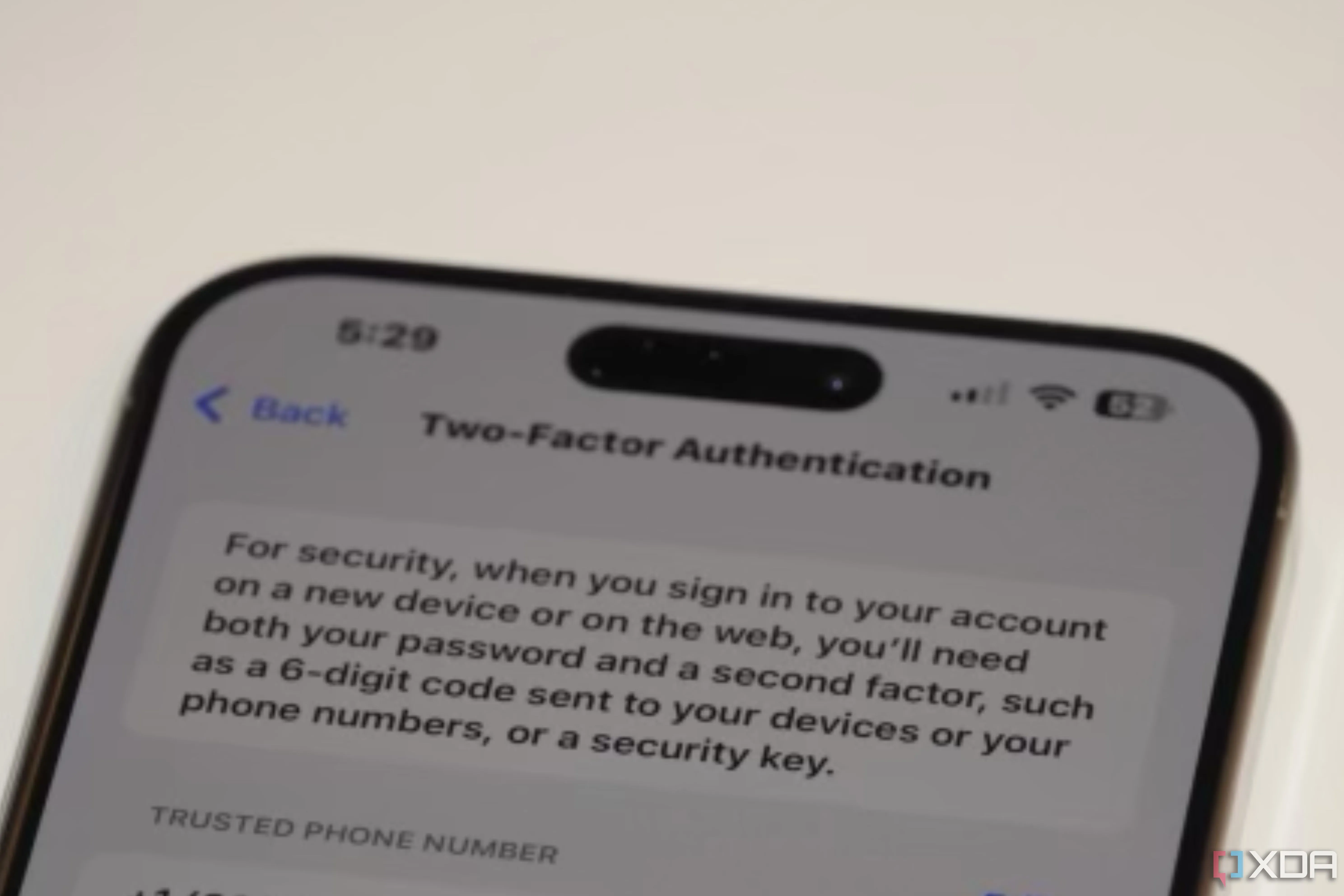 Cài đặt xác thực hai yếu tố (2FA) cho Apple ID trên iPhone
