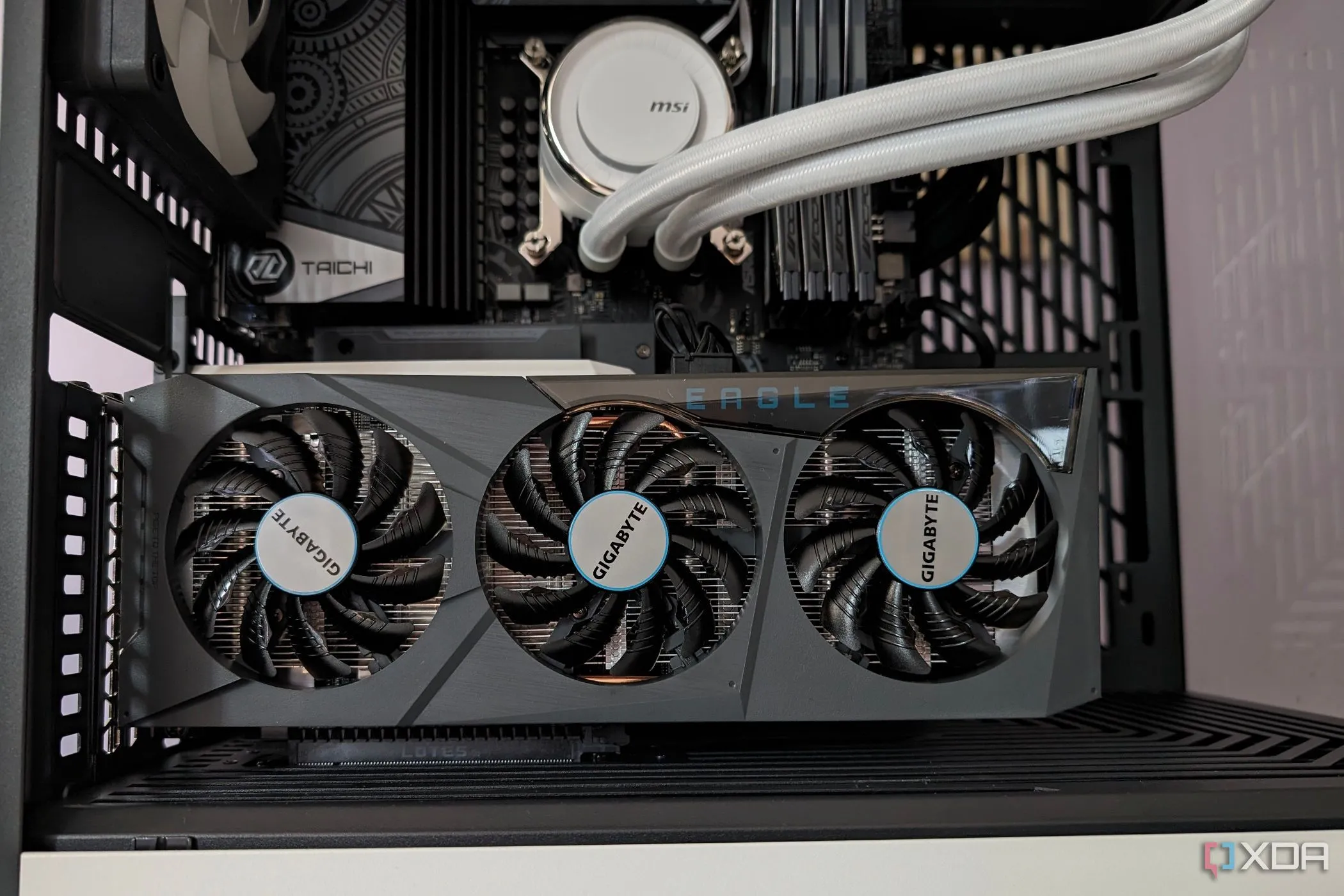 Card đồ họa Gigabyte Radeon RX 6600