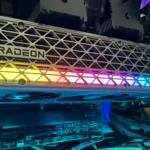 Card đồ họa Radeon RX 9070 XT được lắp trong bộ PC gaming.