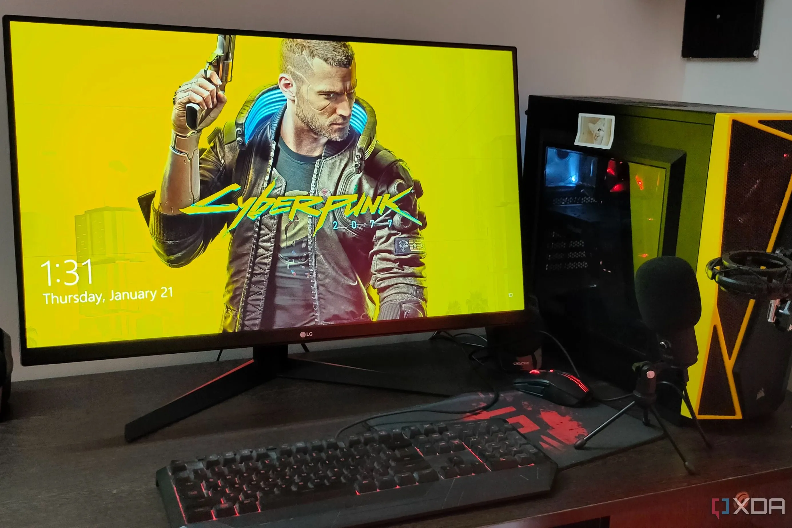 Cấu hình PC gaming hiển thị game Cyberpunk 2077, minh họa tình trạng tối ưu hóa game kém.