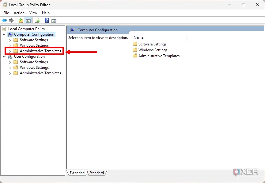 Cửa sổ Group Policy Editor, chọn Administrative Templates (Mẫu quản trị) ở khung bên trái