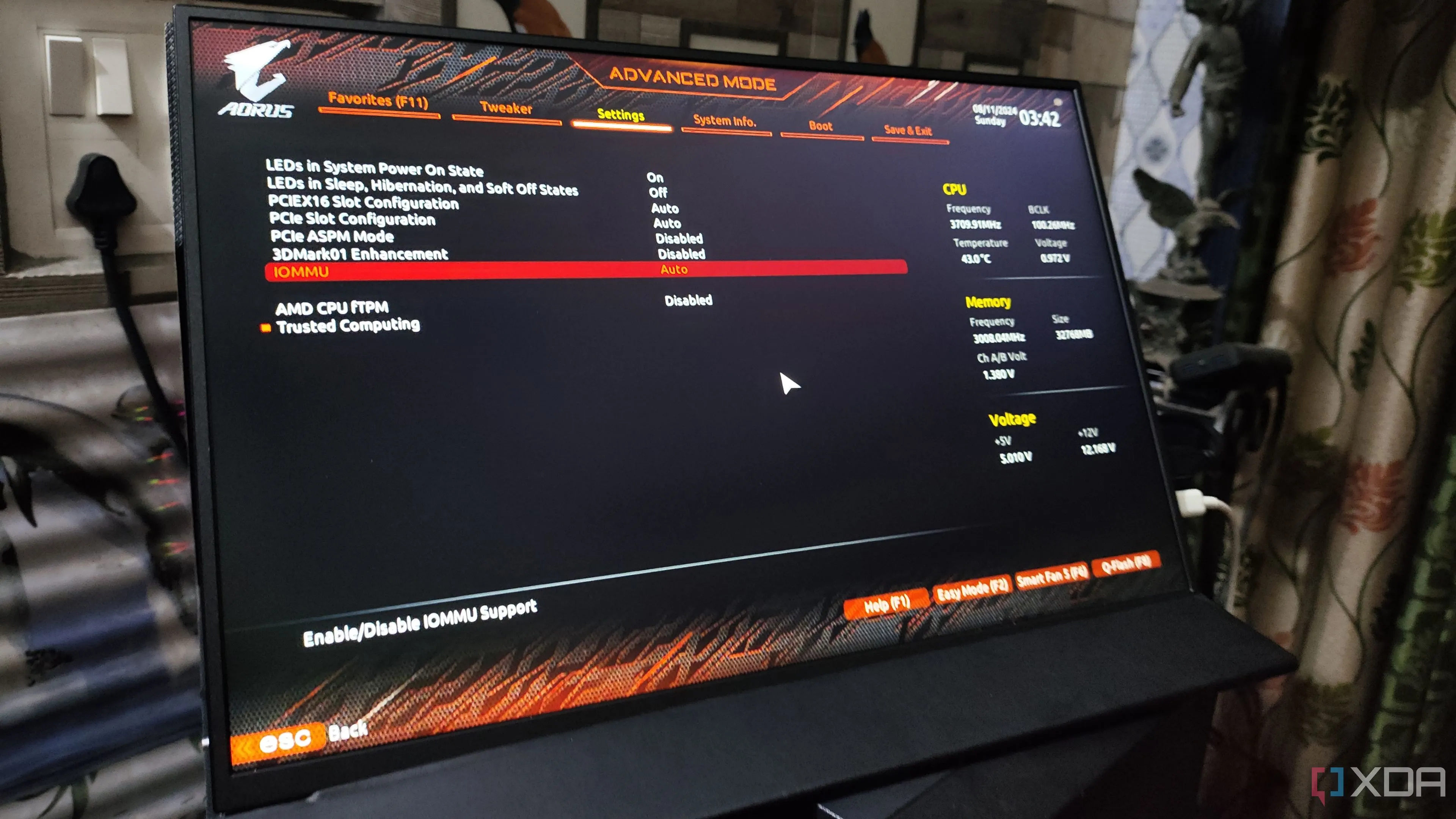 Giao diện BIOS của Gigabyte hiển thị cài đặt IOMMU.