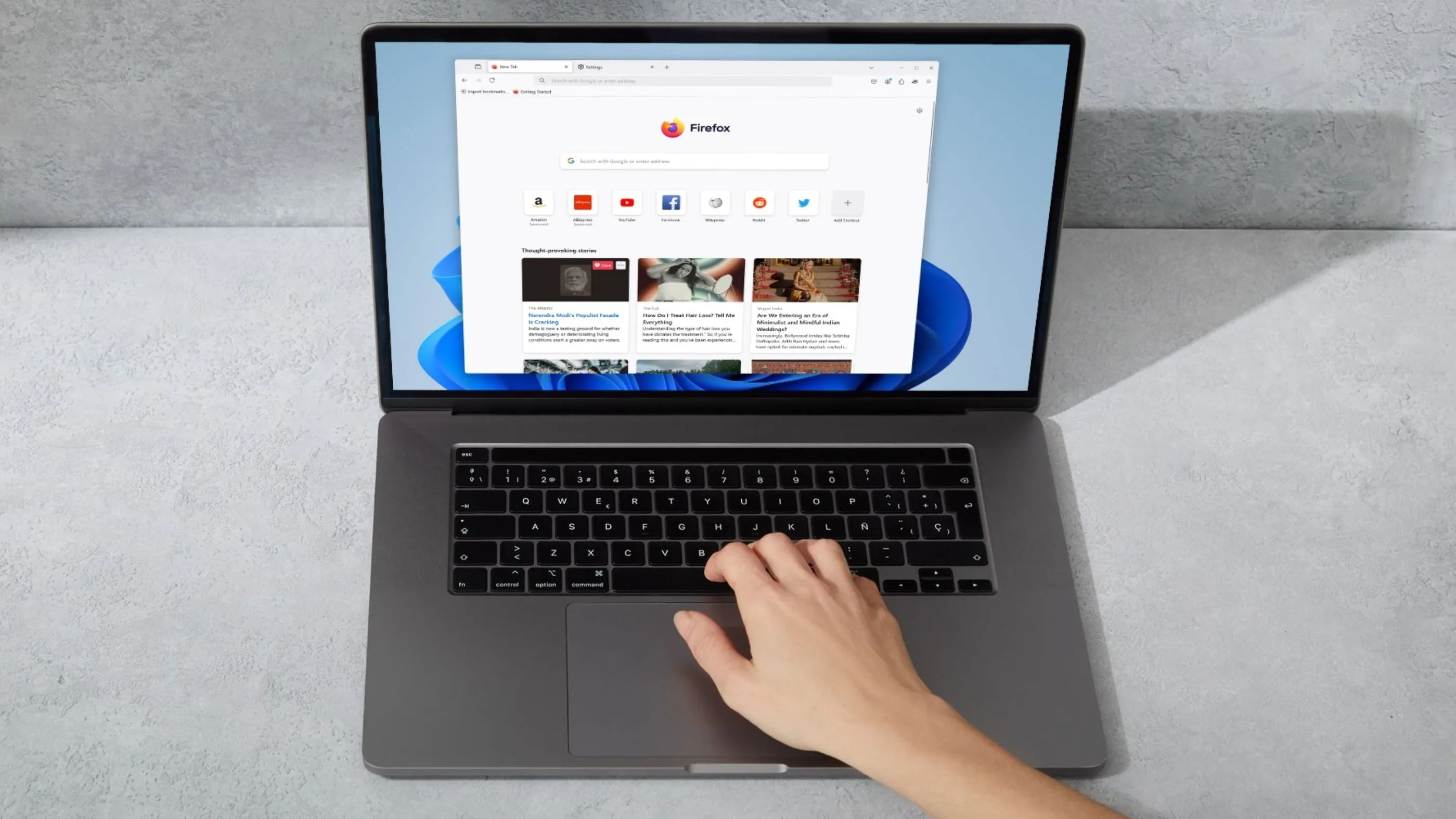Giao diện Firefox với các tab vùng chứa và biểu tượng cài đặt bảo mật