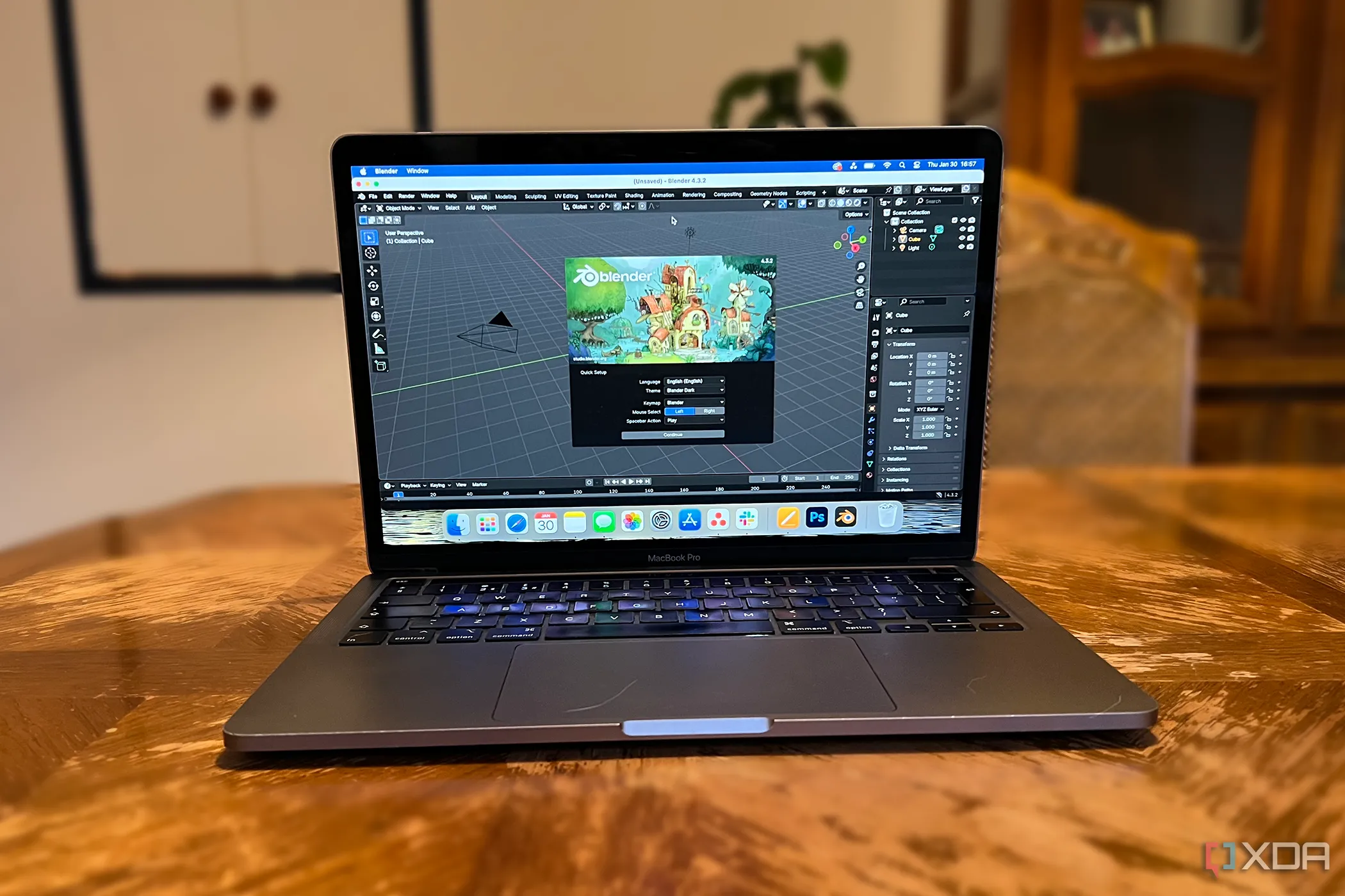 Giao diện phần mềm Blender hiển thị trên MacBook, cho thấy khả năng làm việc trên đa nền tảng