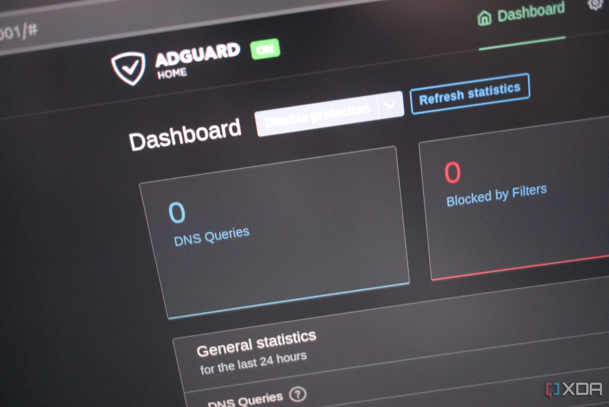 Giao diện quản trị web của AdGuard Home, một giải pháp tự host DNS