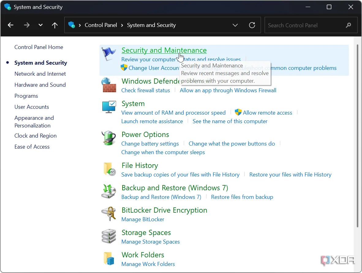 Giao diện Security and Maintenance trong Control Panel trên Windows 11