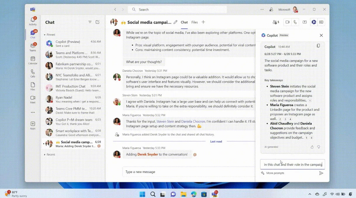 Giao diện trò chuyện Microsoft Teams minh họa khả năng phản hồi bằng biểu tượng cảm xúc