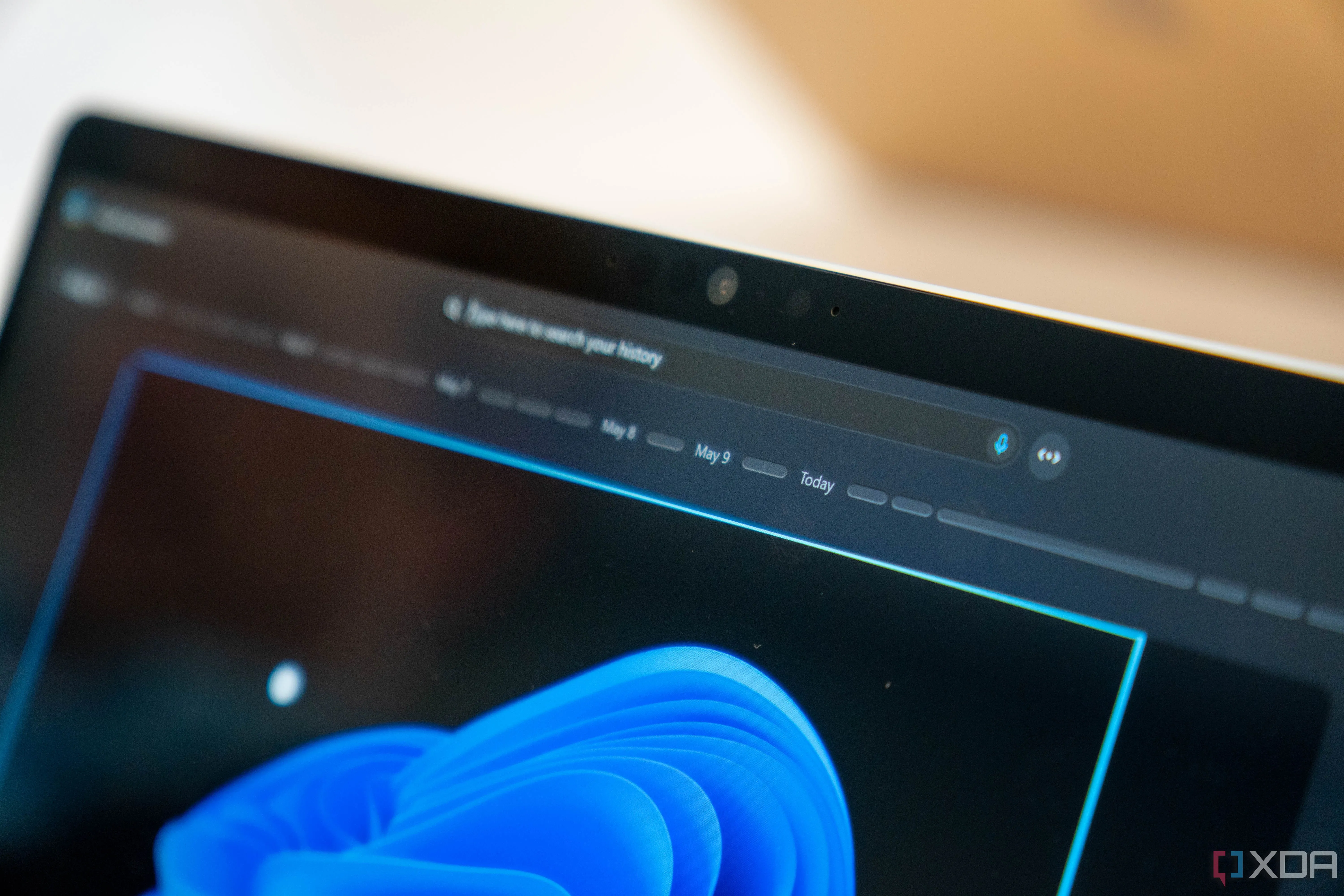 Hình ảnh minh họa Microsoft Copilot+ PC với các tính năng AI