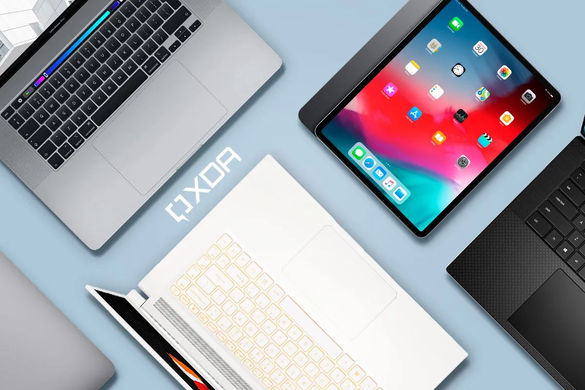 Laptop hiển thị các phần mềm chỉnh sửa ảnh chuyên nghiệp, minh họa cho việc lựa chọn công cụ phù hợp