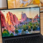 Màn hình khóa Windows 11 hiển thị các widget có thể tùy chỉnh