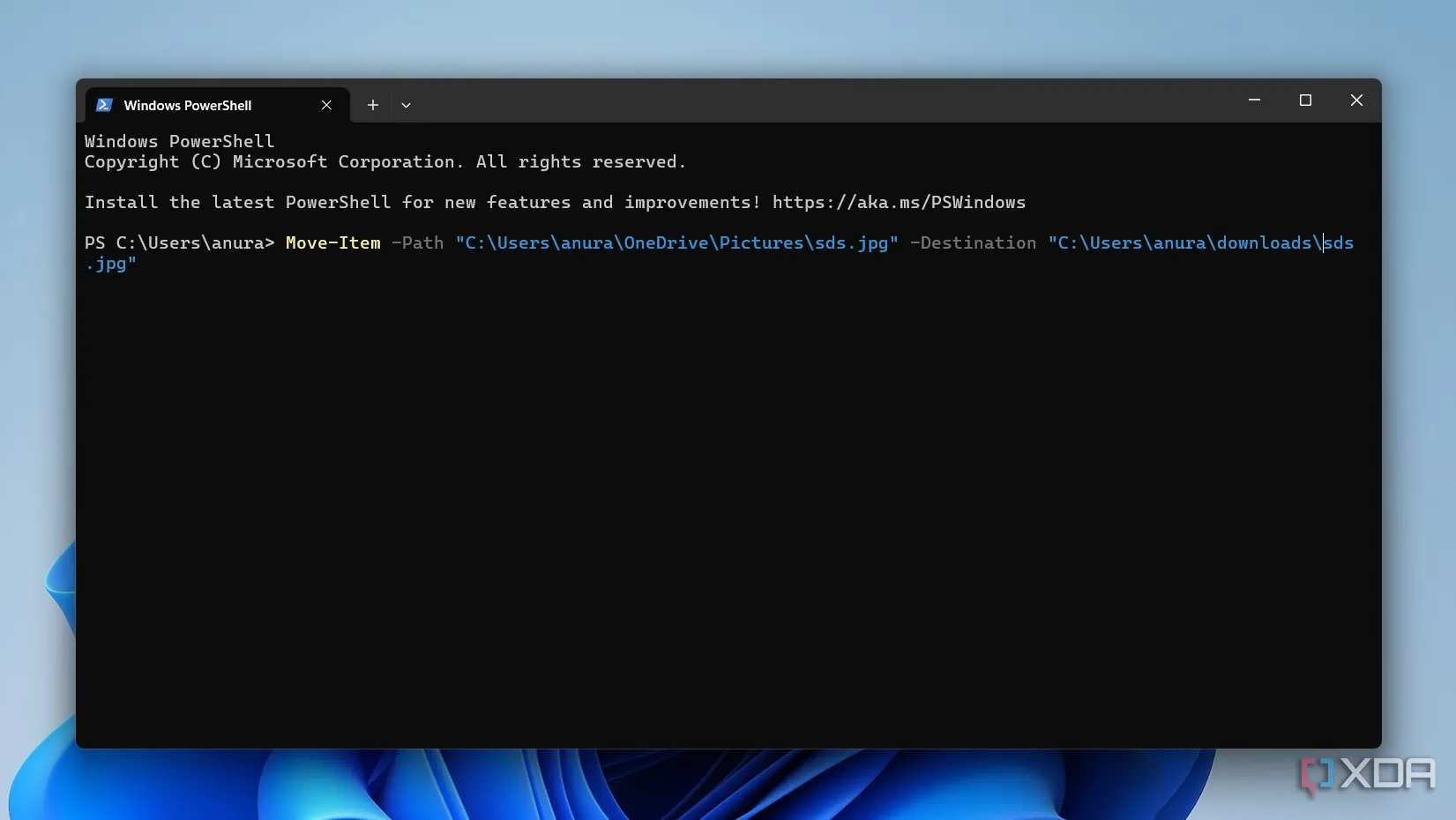 Màn hình PowerShell với lệnh Move-Item để di chuyển thư mục