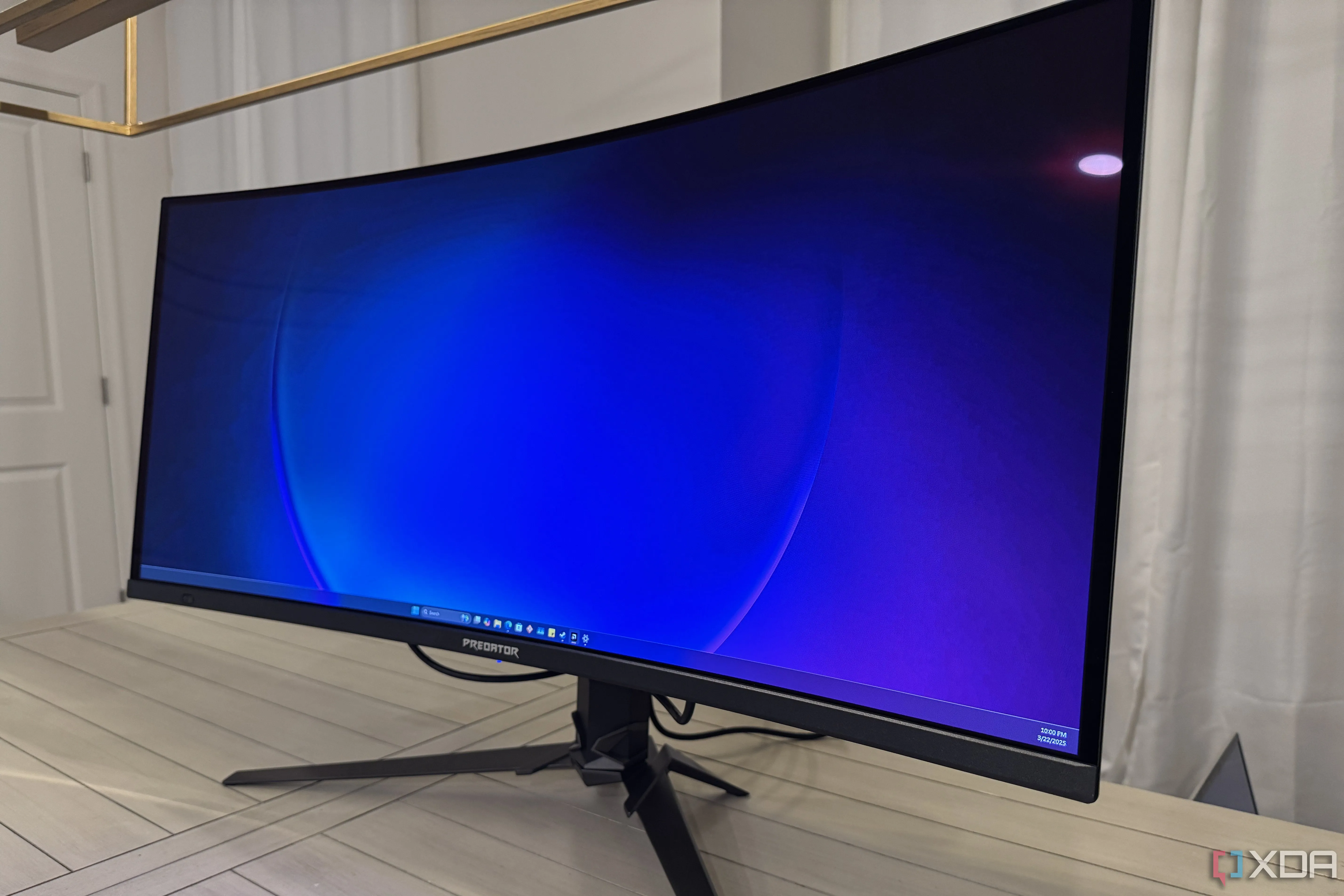 Máy tính để bàn với màn hình cong Acer Predator X35, minh họa trải nghiệm màn hình cao cấp