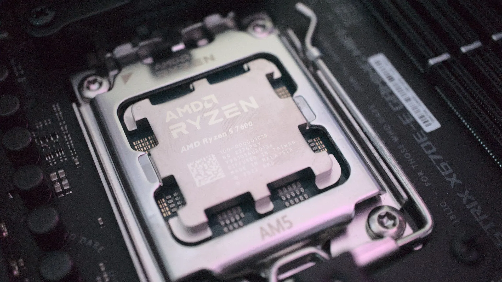 Máy tính PC cấu hình AMD Ryzen 5 7600