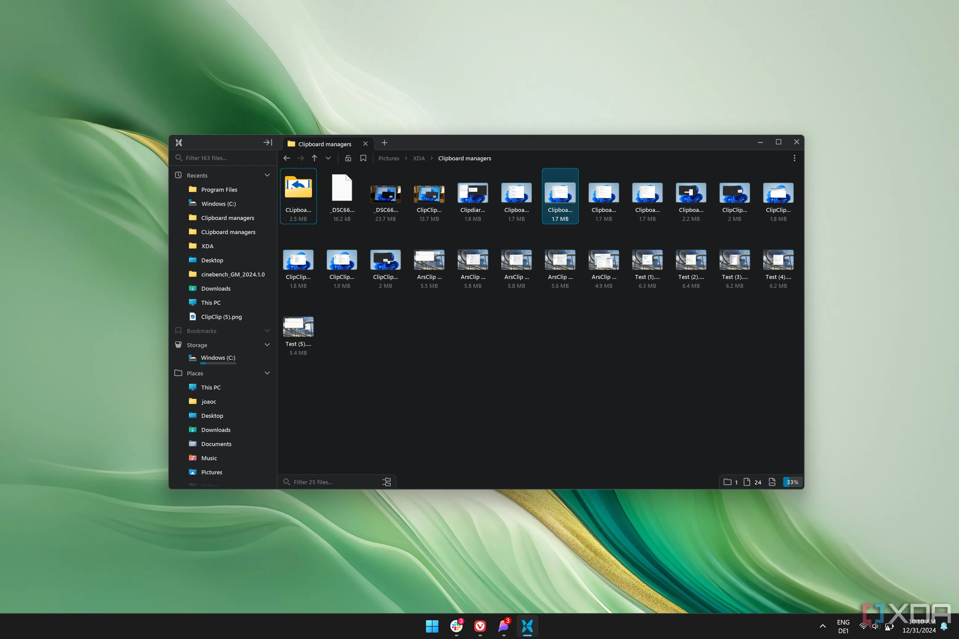 Screenshot của File Pilot hiển thị thư mục với nhiều ảnh