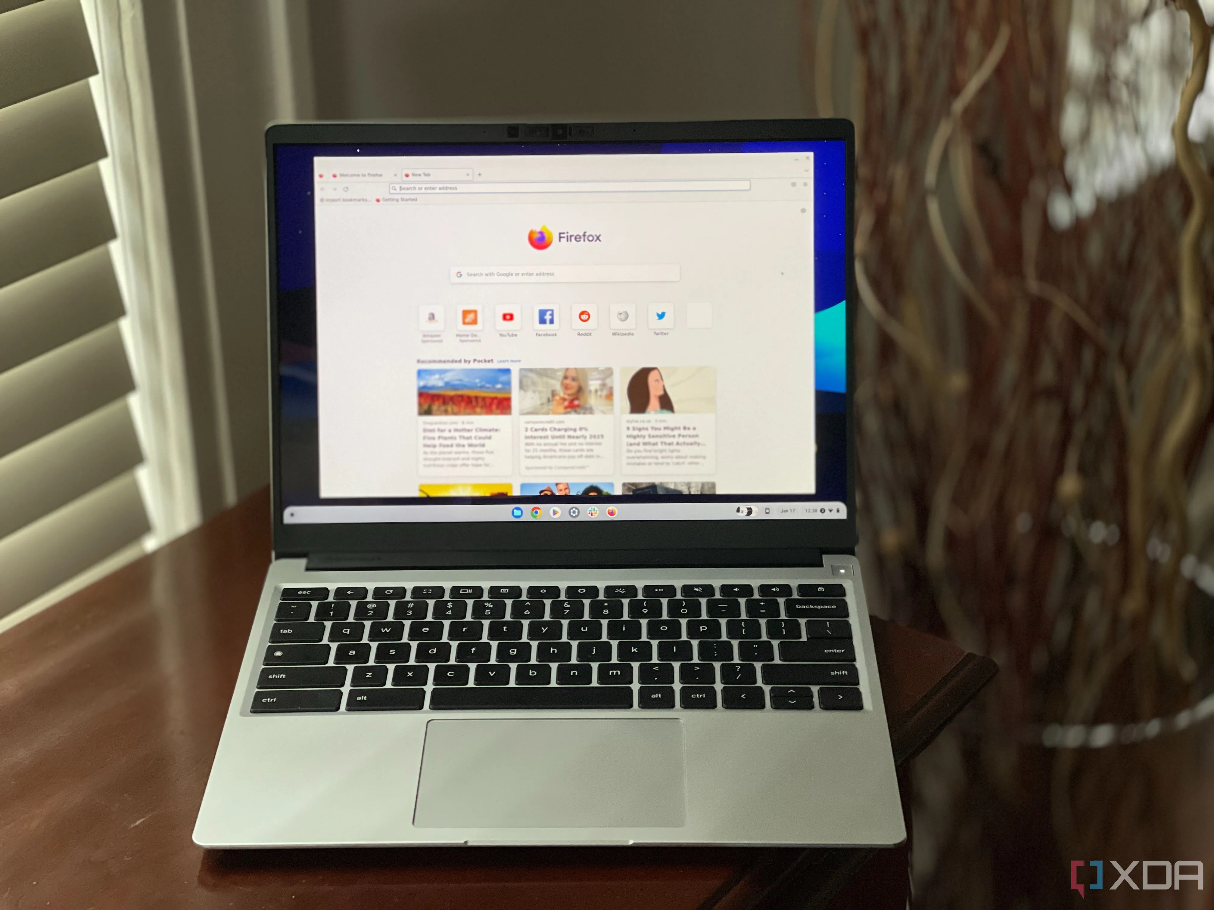 Trình duyệt Firefox đang hoạt động trên máy tính xách tay Chromebook, biểu tượng của sự lựa chọn trình duyệt đa dạng.