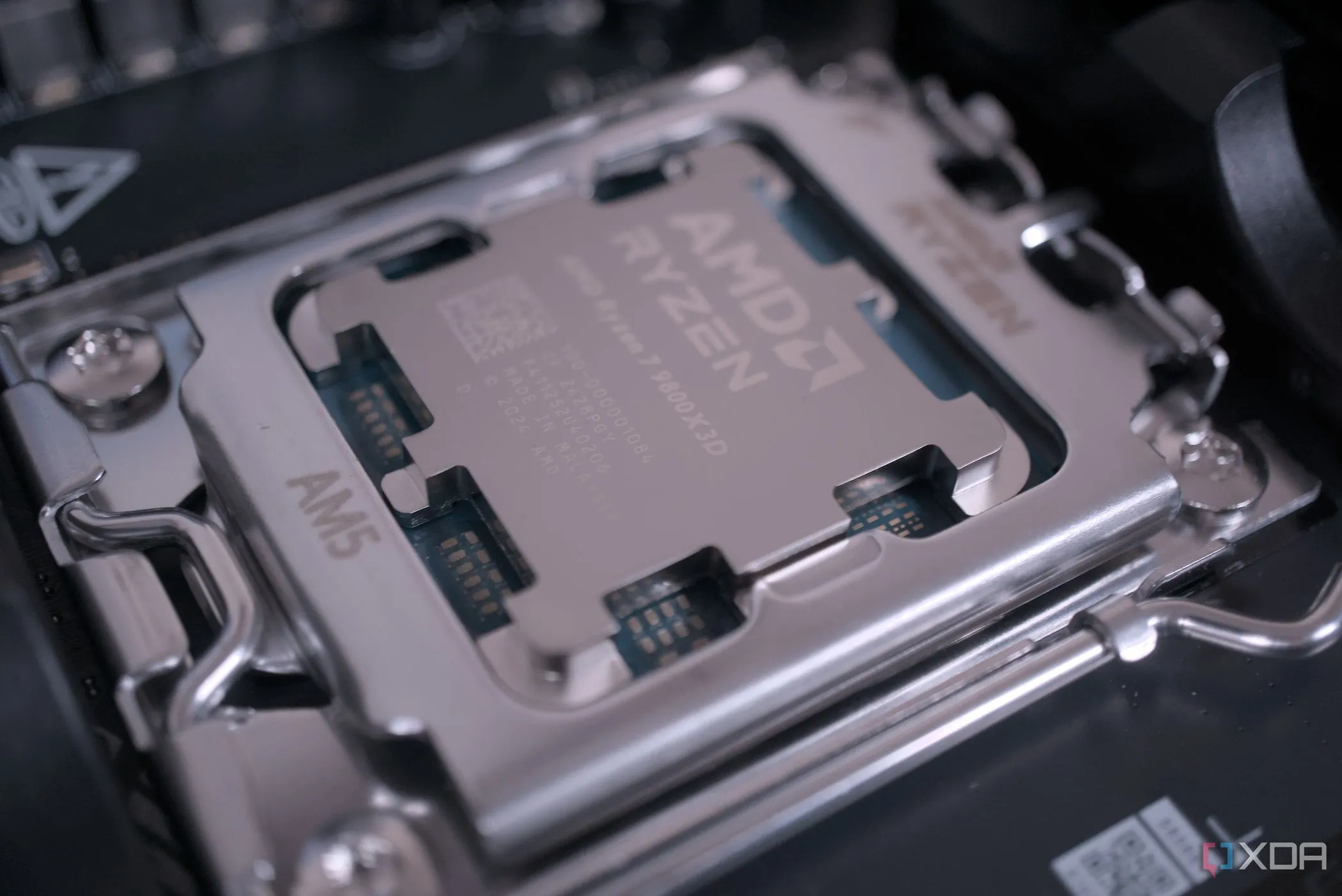 AMD Ryzen 7 9800X3D