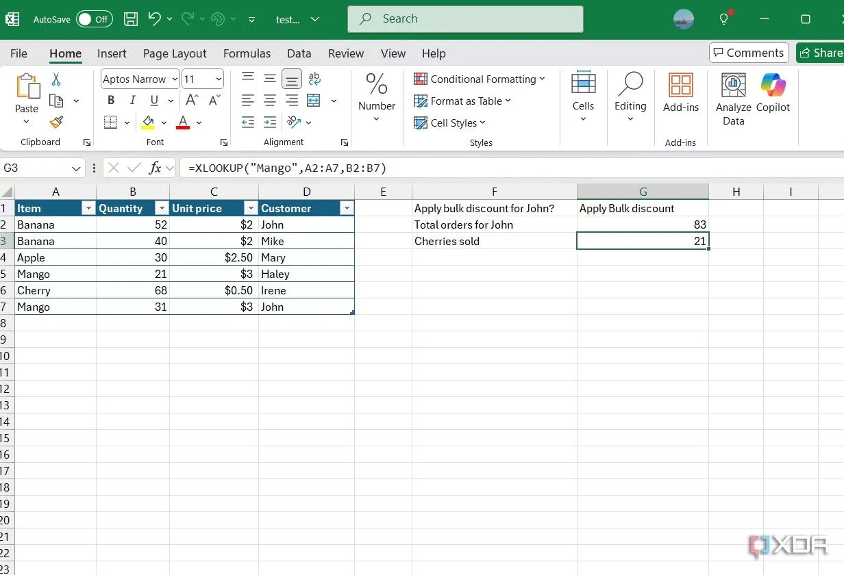 Ảnh chụp màn hình minh họa hàm XLOOKUP trong Excel, giúp tra cứu số lượng sản phẩm đã bán từ dữ liệu.