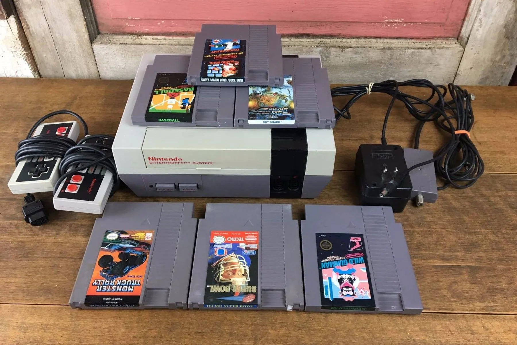Bảng điều khiển máy chơi game Nintendo Entertainment System