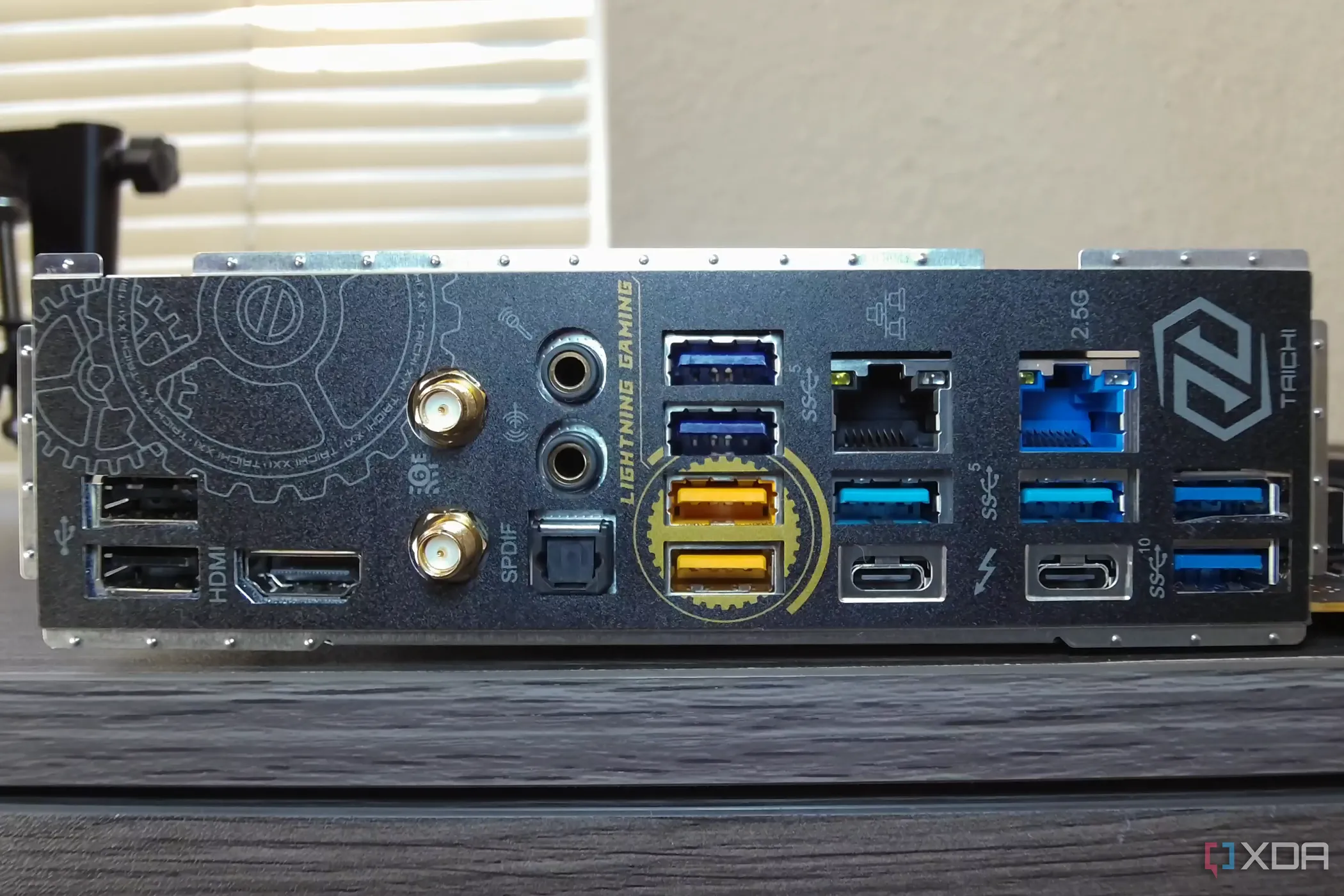 Bo mạch chủ Z790 Taichi Lite I/O.