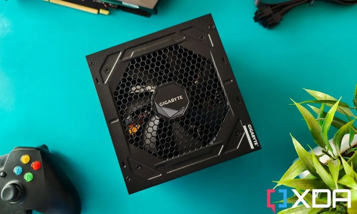 Bộ nguồn Gigabyte UD850GM, minh họa cho linh kiện PC đôi khi ra mắt với lỗi hoặc sự cố kỹ thuật chưa hoàn thiện