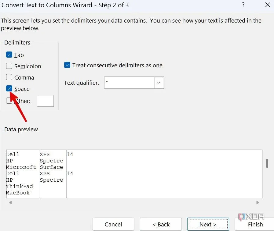 Bước 2 của &quot;Convert Text to Columns Wizard&quot;, chọn dấu phân cách là khoảng trắng để tách dữ liệu.
