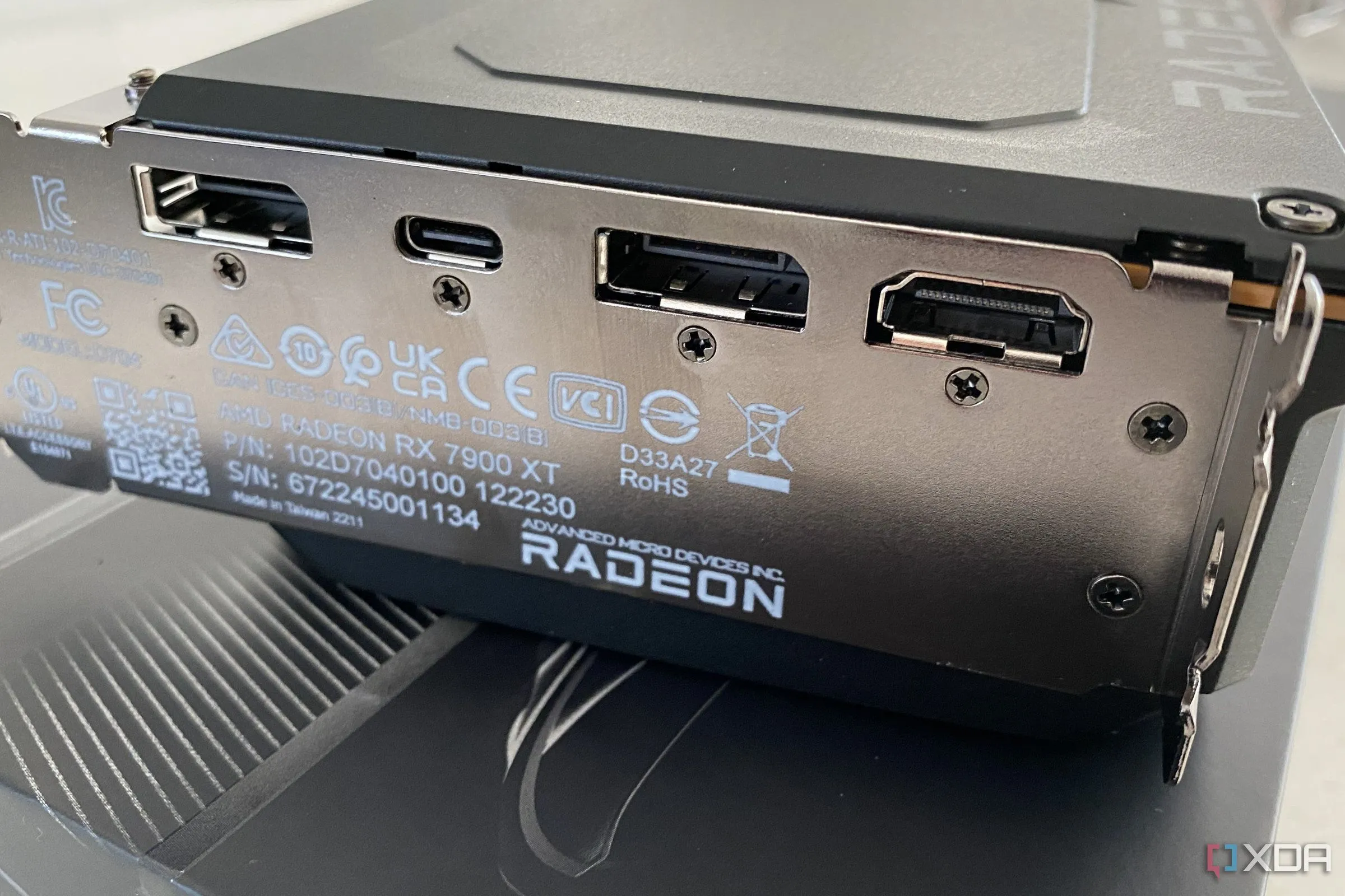 Các cổng kết nối I/O của card đồ họa AMD Radeon RX 7900 XT