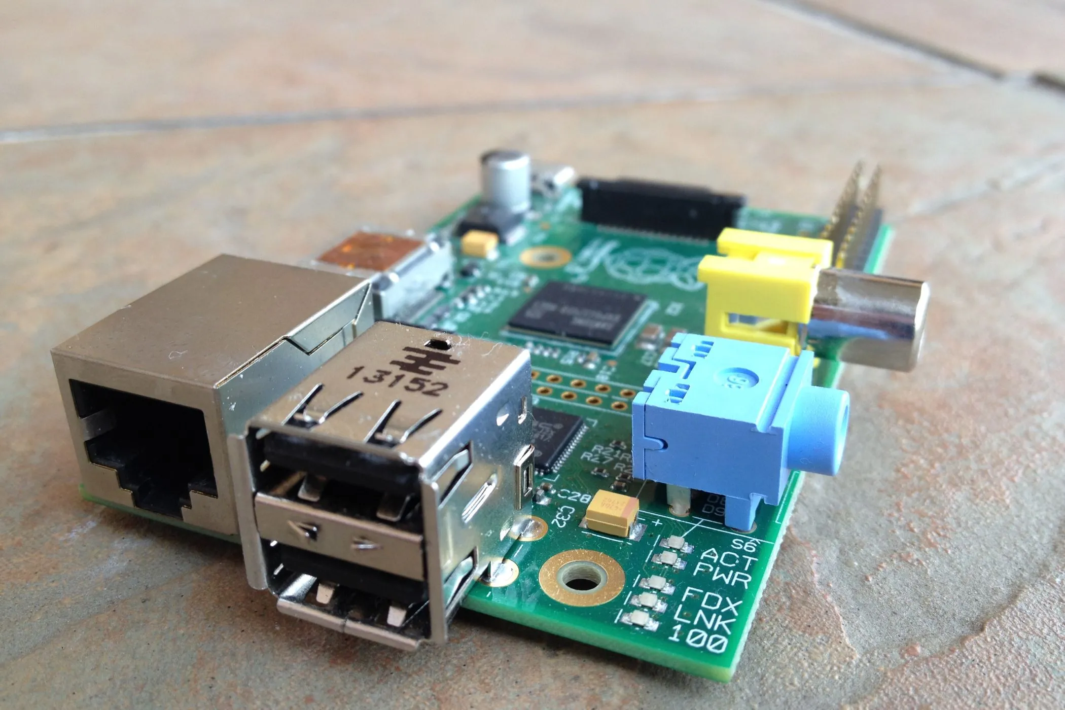 Cách biến Raspberry Pi thành máy chủ quản lý mật khẩu an toàn cho mọi thiết bị