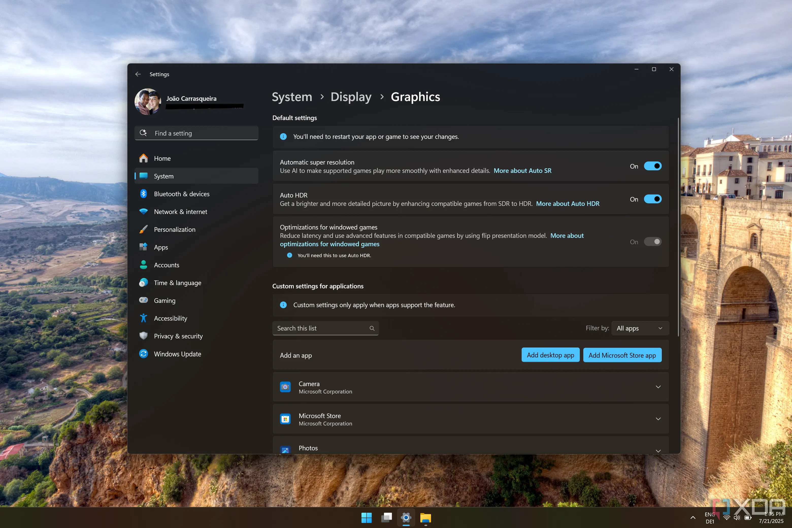 Cài đặt Đồ họa trong Windows 11, hiển thị tùy chọn &quot;Auto HDR&quot; đã được bật để tự động tối ưu HDR cho các tựa game không hỗ trợ gốc.