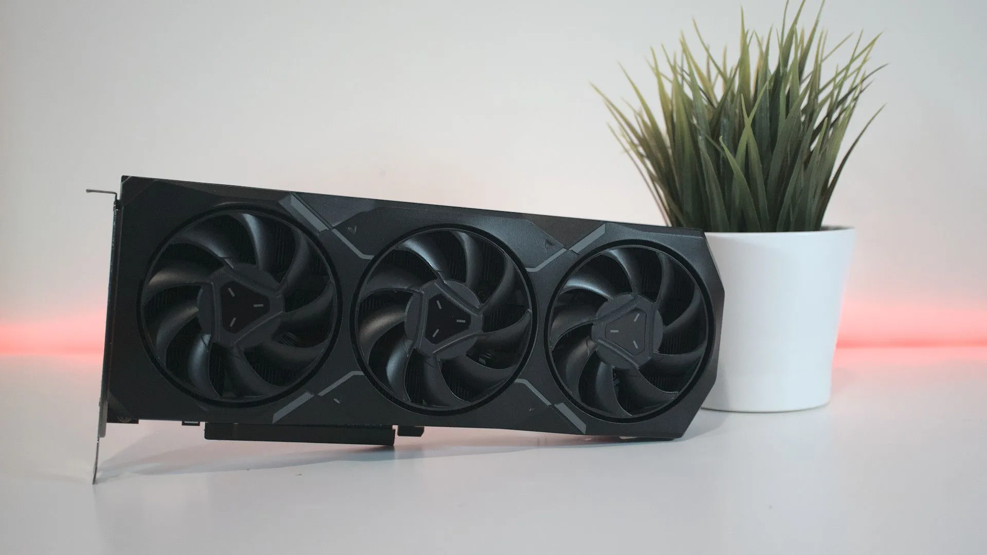 Card đồ họa AMD Radeon RX 7900 Reference GPU