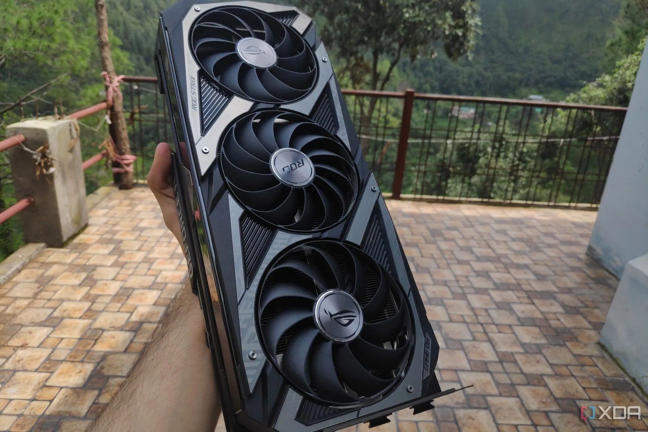 Card đồ họa Asus Rog Strix RTX 3080 Ti