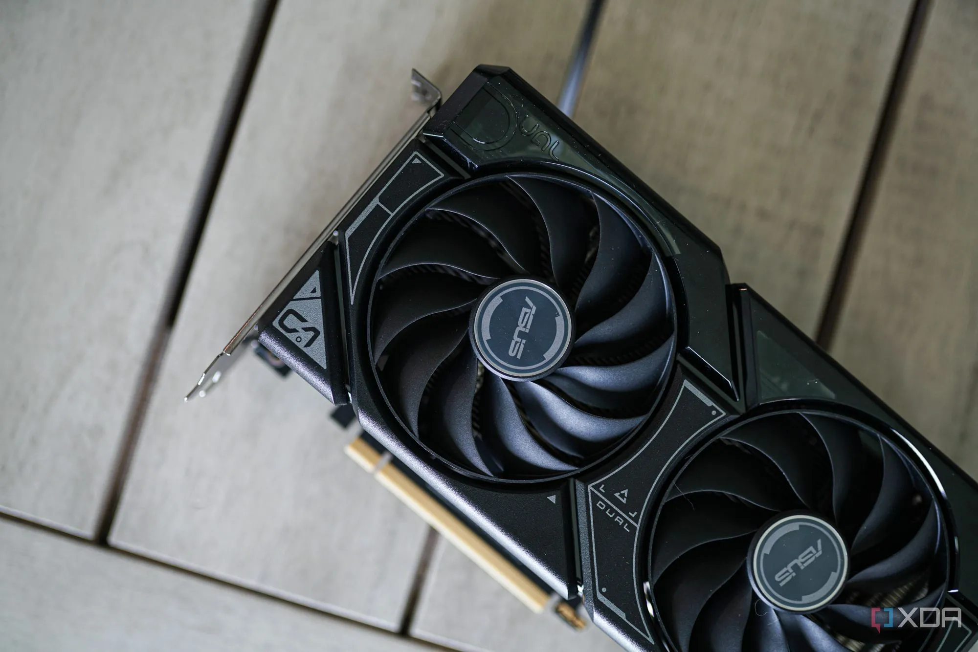 Card đồ họa NVIDIA RTX 4060 Ti với dung lượng VRAM 8GB