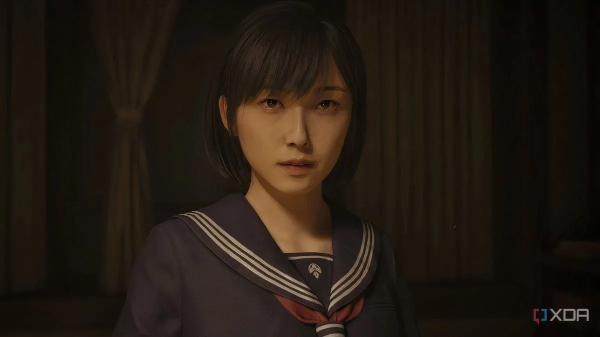 Chân dung nữ sinh Hinako Shimizu, nhân vật chính của Silent Hill F, mặc đồng phục truyền thống Nhật Bản.