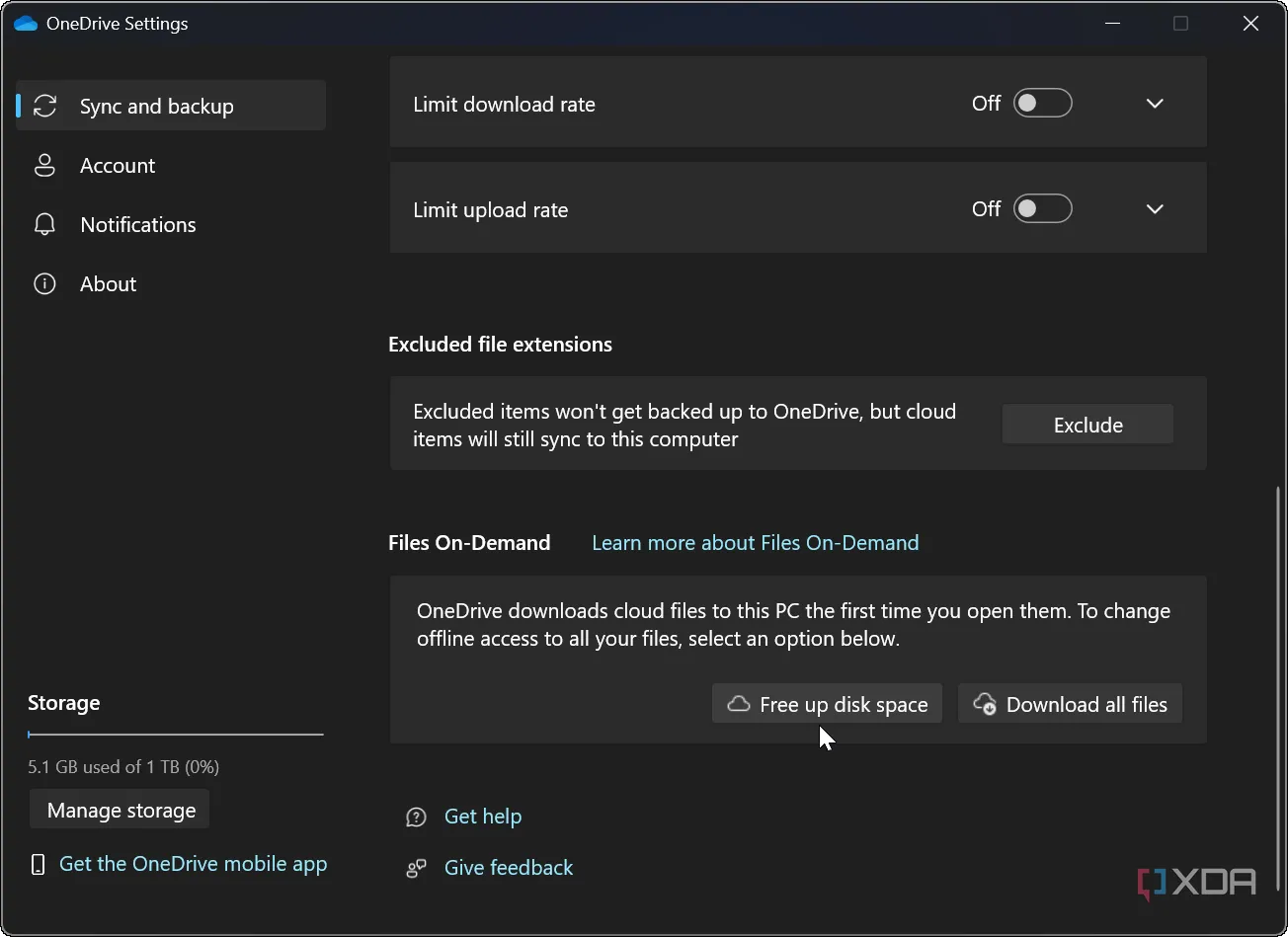 Chọn &quot;Free up disk space&quot; để kích hoạt tính năng Files On-Demand trong cài đặt OneDrive