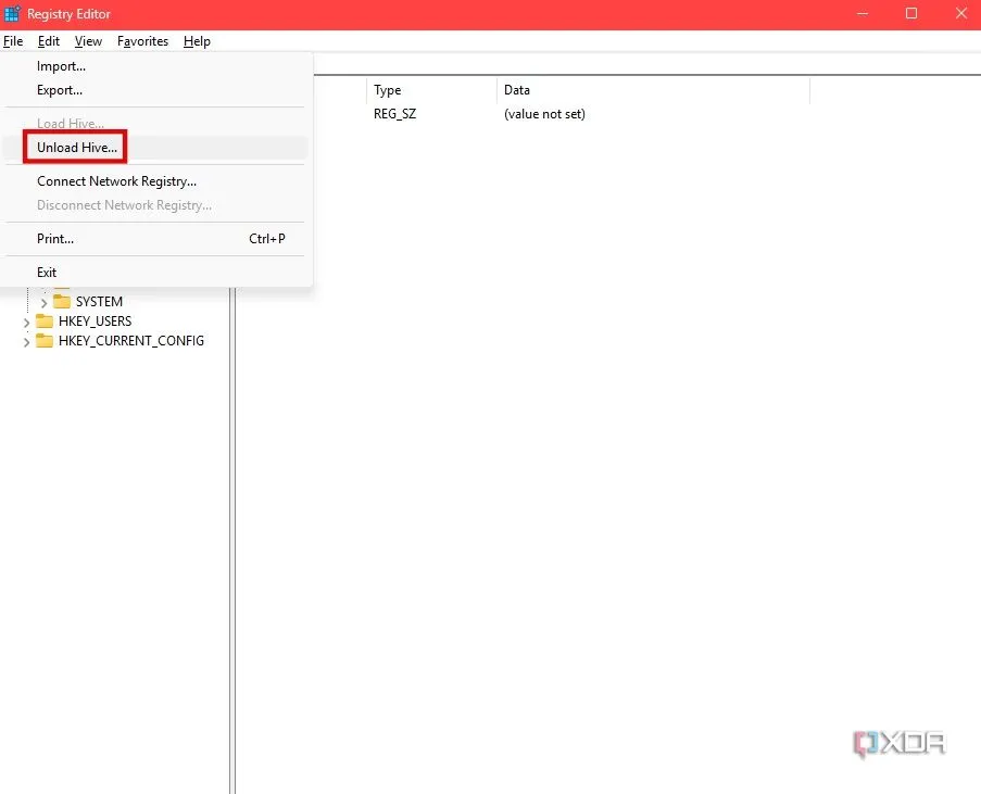 Chọn 'Unload Hive' từ menu File trong Registry Editor để hoàn tất quá trình