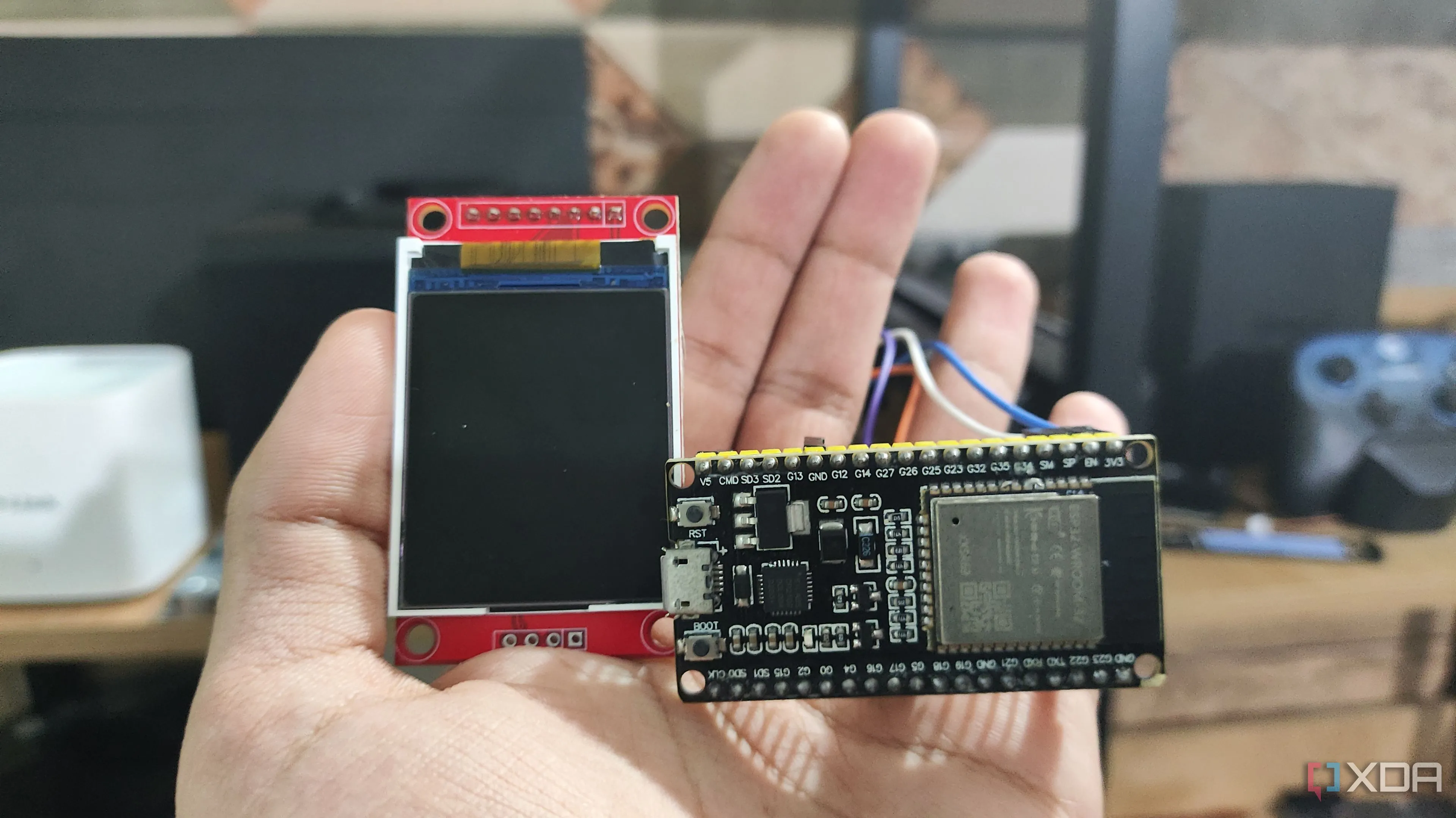 Dashboard thông minh ESP32 sau khi được flash mã, hiển thị dữ liệu thời tiết trực tiếp từ Home Assistant