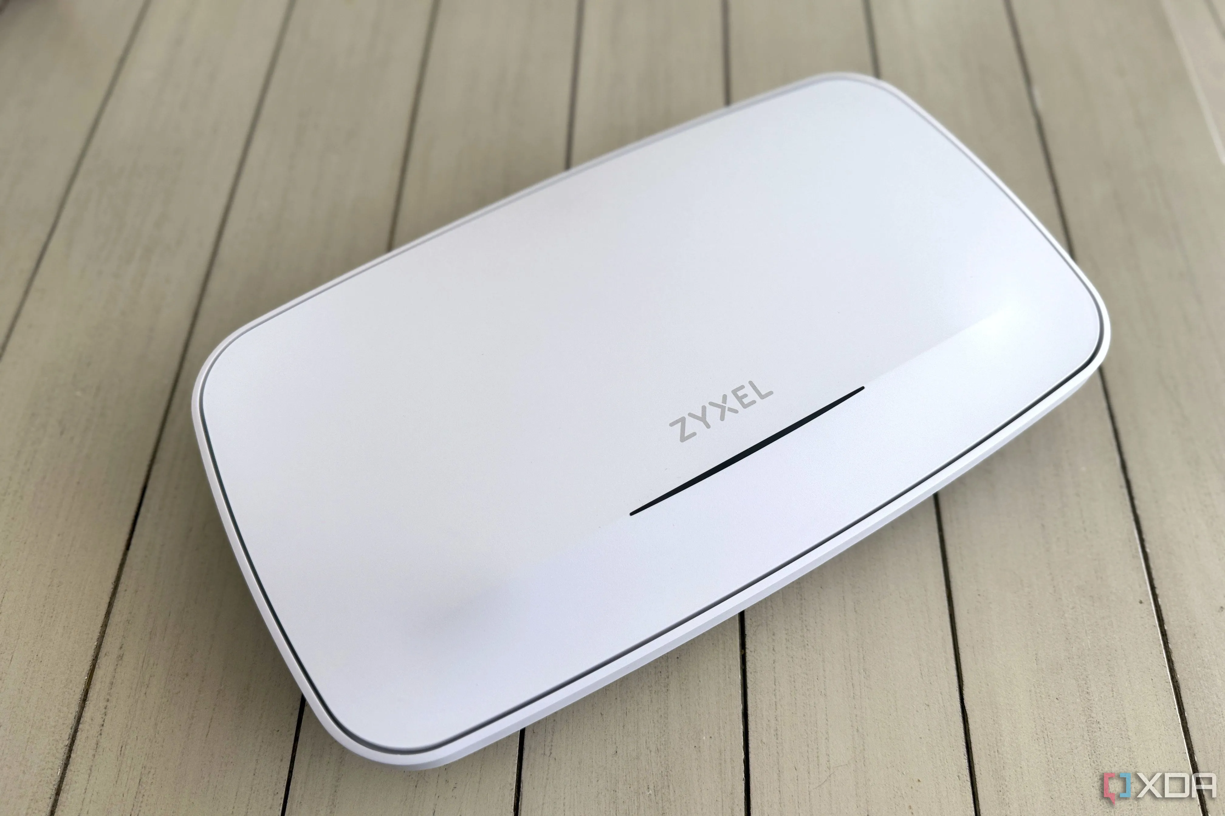 Điểm truy cập Wi-Fi 7 (AP) Zyxel WBE660S cao cấp, một thành phần trong hệ thống mạng gia đình
