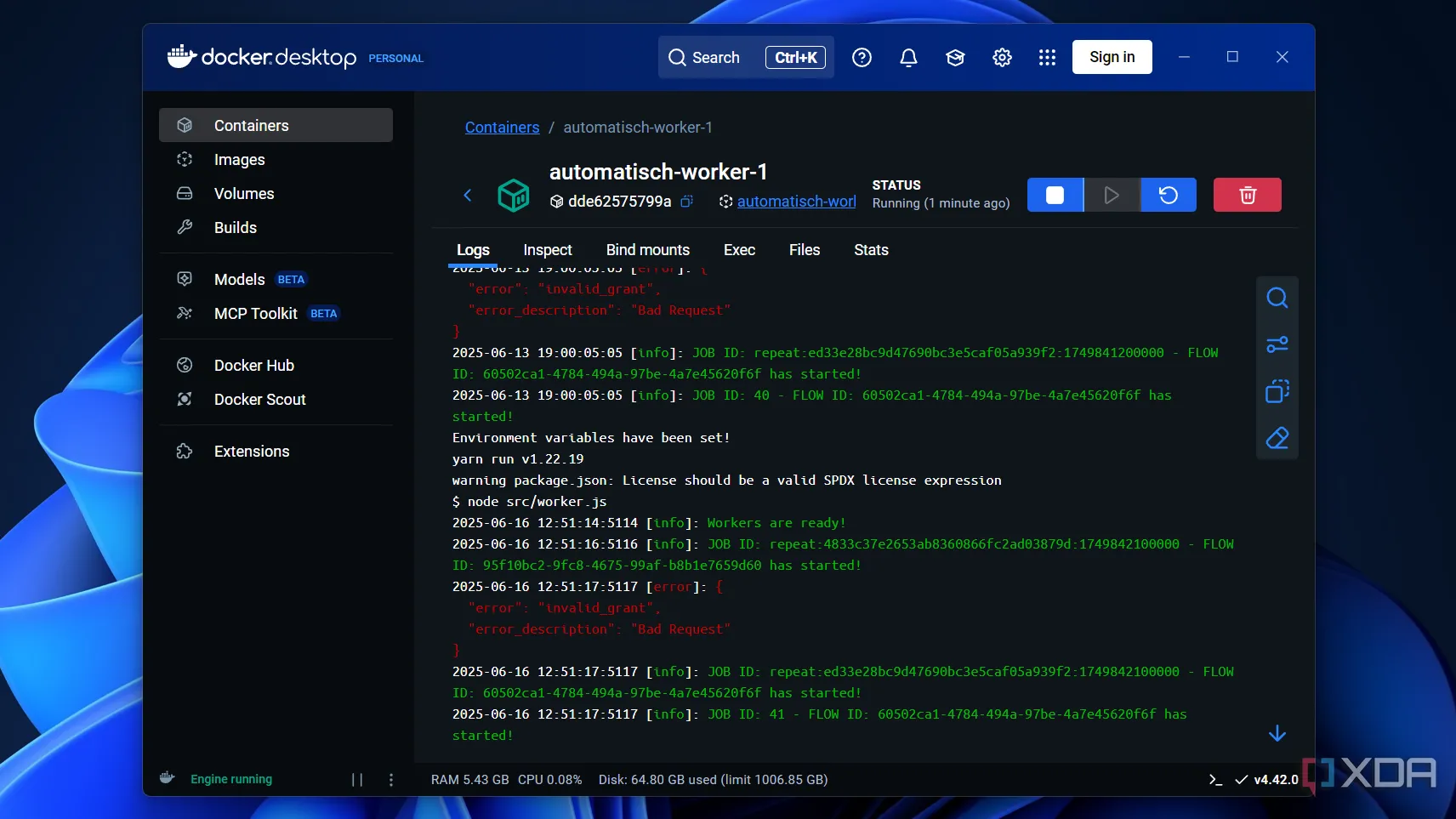 Giao diện log của Docker hiển ý các thông báo lỗi khi vận hành phần mềm