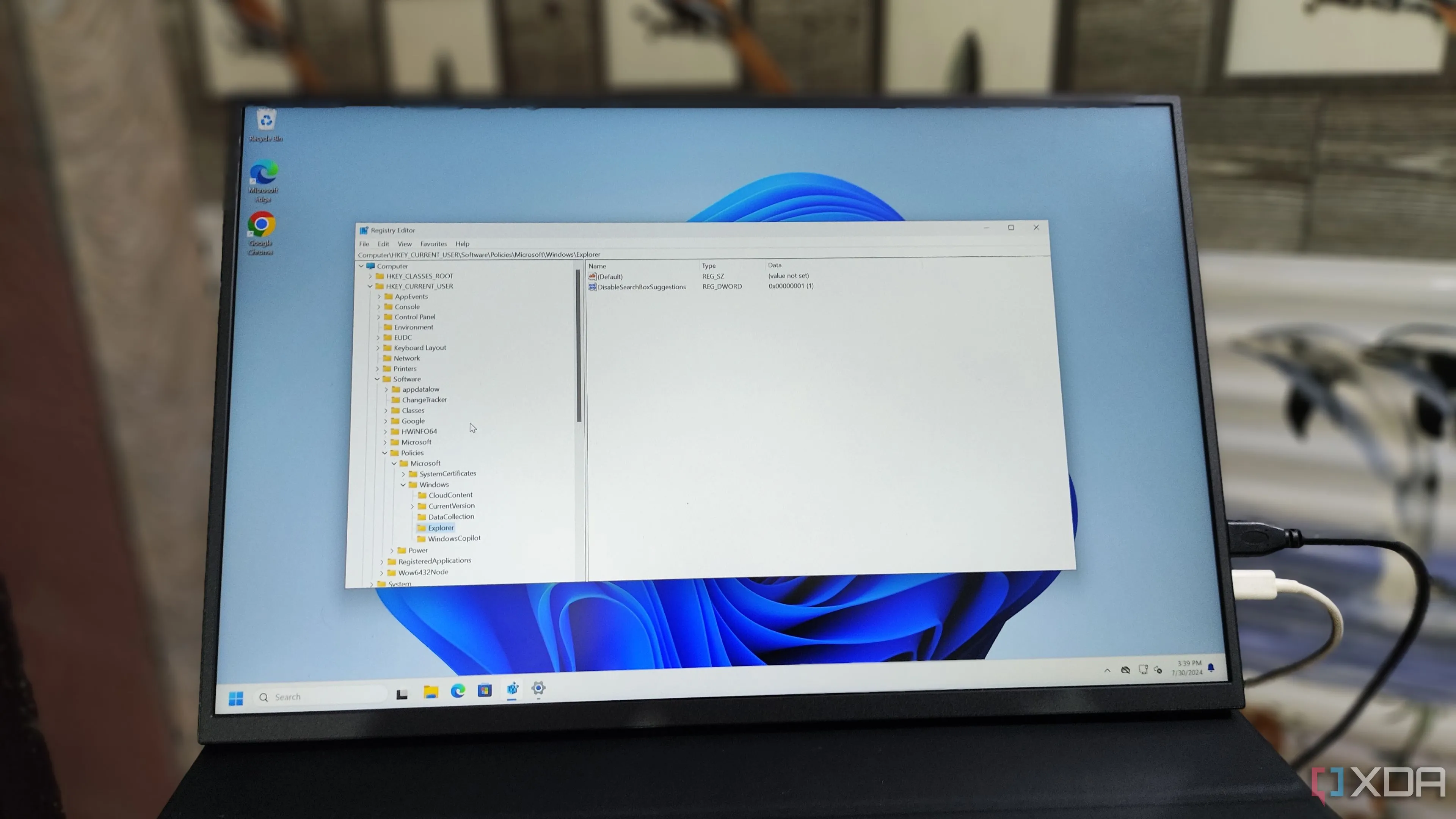 Giao diện Registry Editor của Windows 11 đang mở trên màn hình, nơi người dùng sẽ thực hiện các chỉnh sửa để kích hoạt OCR