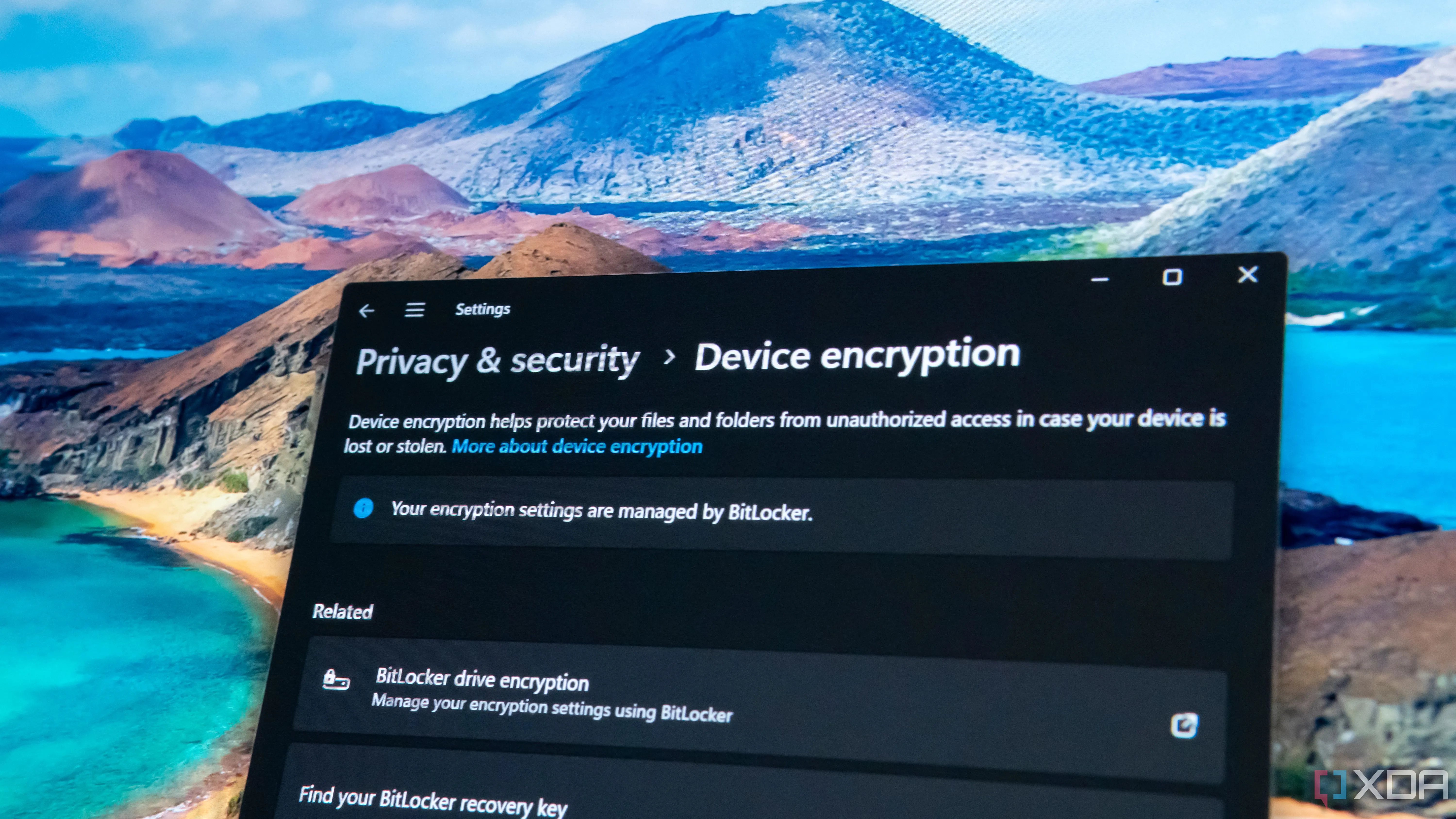 Giao diện Settings app trên Windows 11 hiển thị các tùy chọn mã hóa ổ đĩa BitLocker để bảo mật dữ liệu