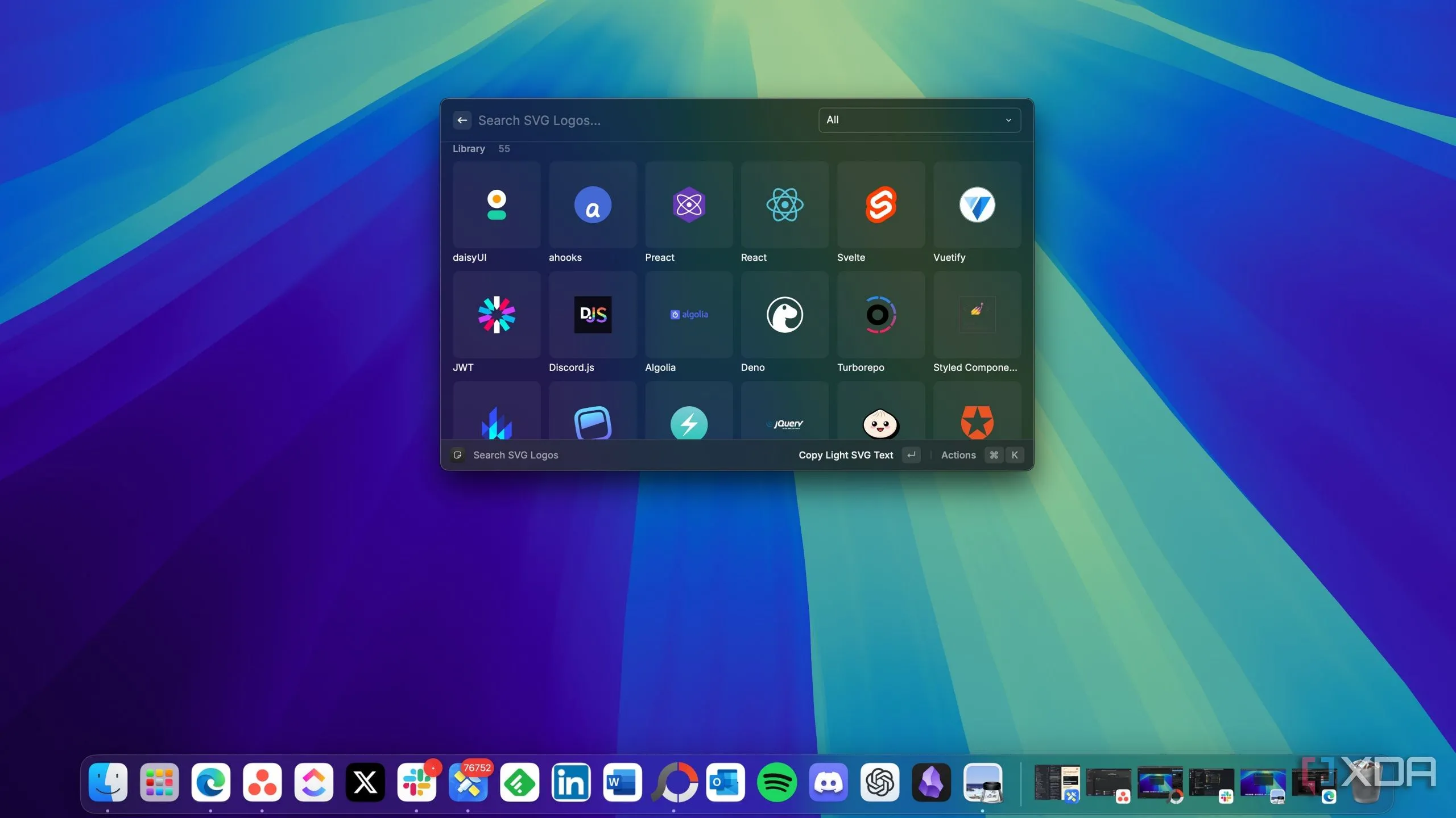 Giao diện ứng dụng Raycast trên macOS hiển thị danh sách các logo SVG sau khi tìm kiếm bằng plugin SVGL.