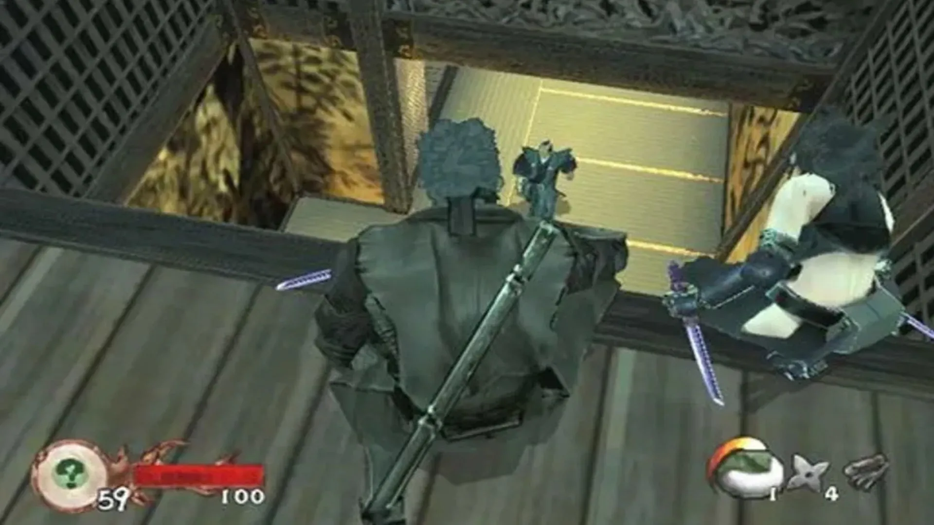 Hai sát thủ ẩn mình phía trên kẻ thù trong game hành động lén lút Tenchu: Wrath of Heaven